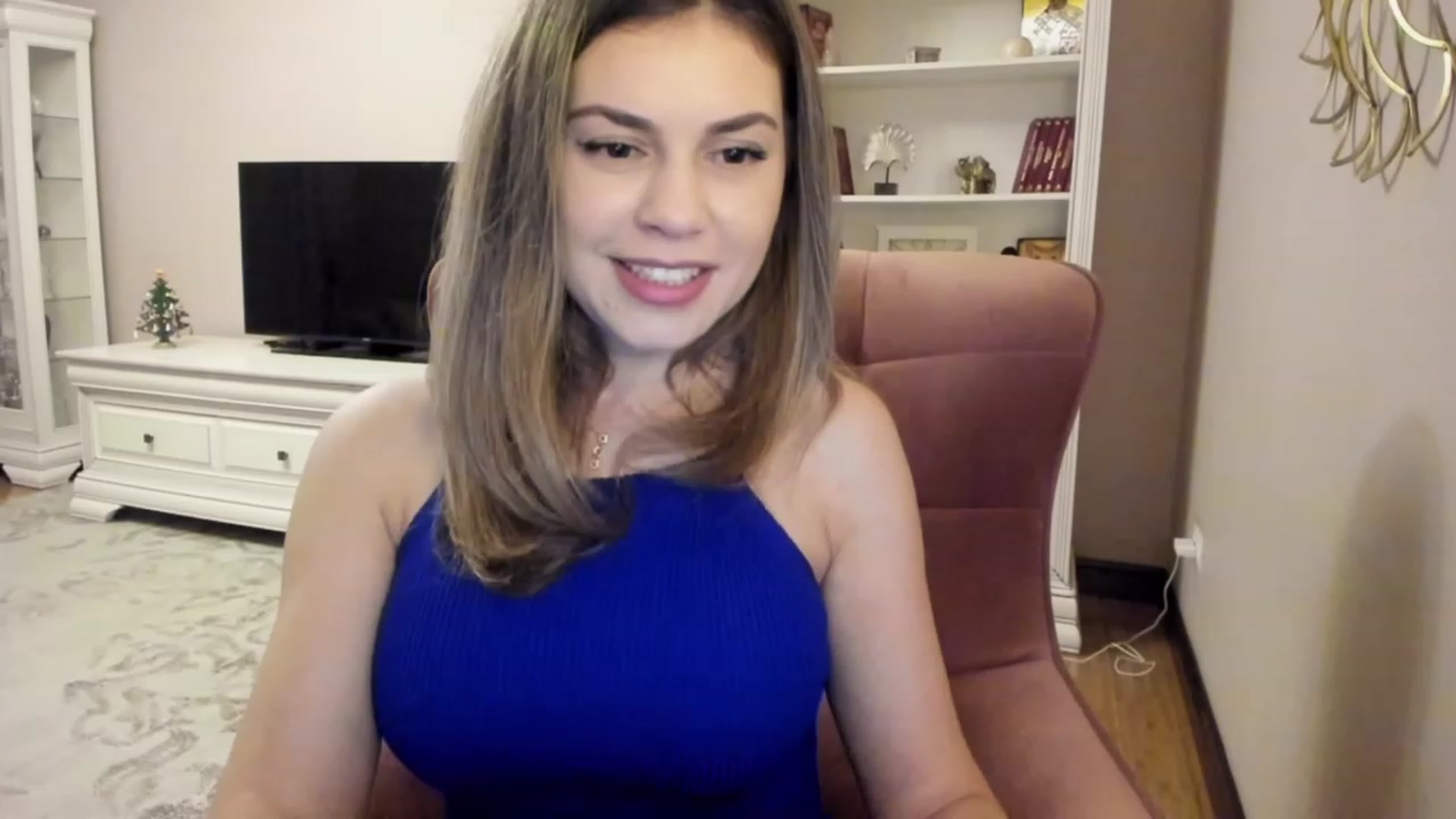 Gallery image thumbnail from Lu126's myfreecams stream on, 01/03/2024, 04:43 image 15 of 20