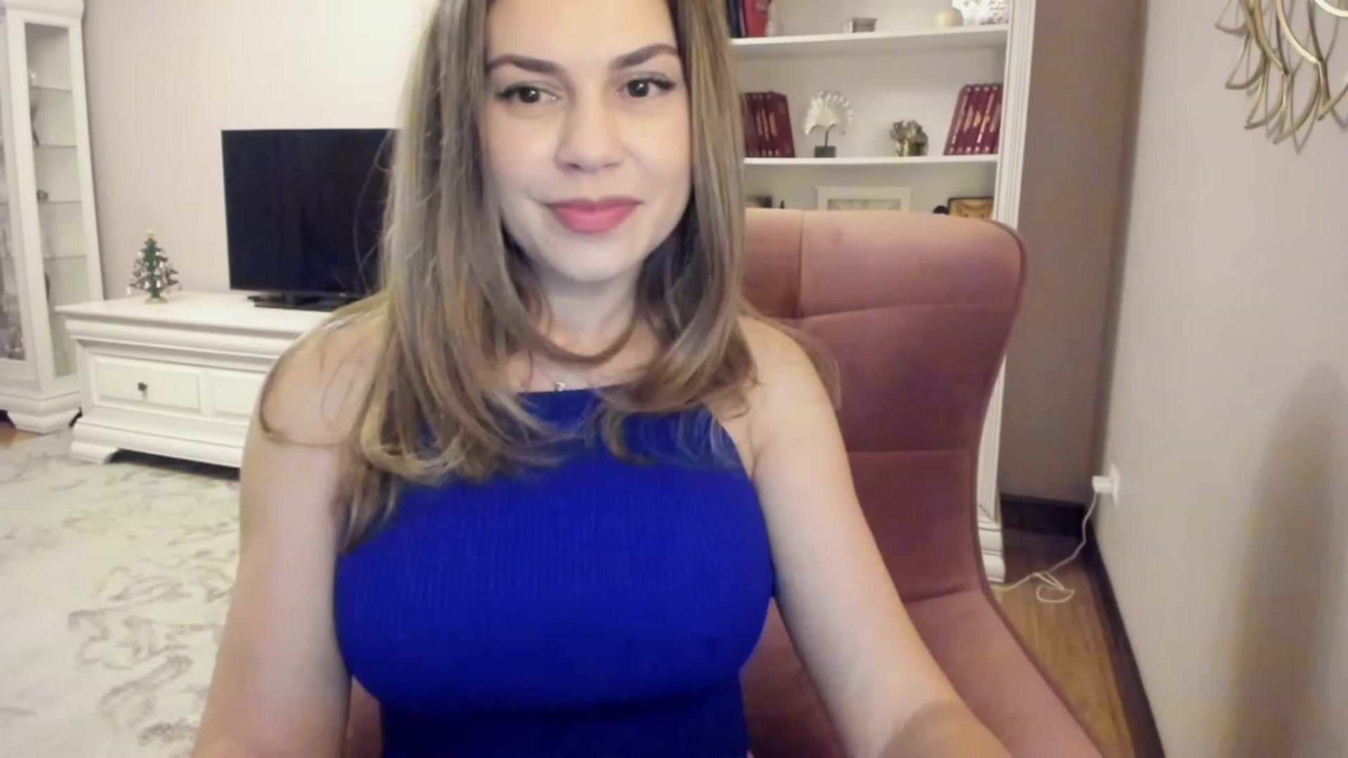 Gallery image thumbnail from Lu126's myfreecams stream on, 01/03/2024, 04:43 image 16 of 20