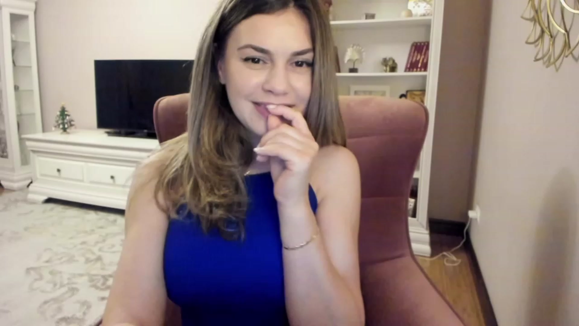 Gallery image thumbnail from Lu126's myfreecams stream on, 01/03/2024, 06:14 image 16 of 20