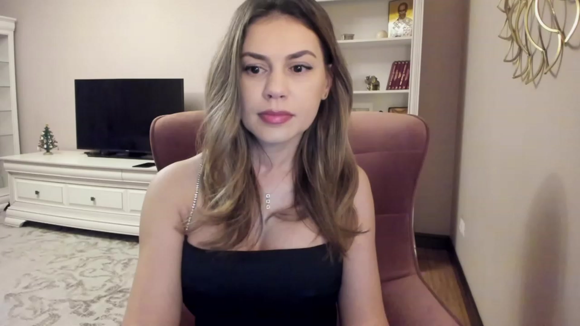 Gallery image thumbnail from Lu126's myfreecams stream on, 01/05/2024, 03:15 image 1 of 20