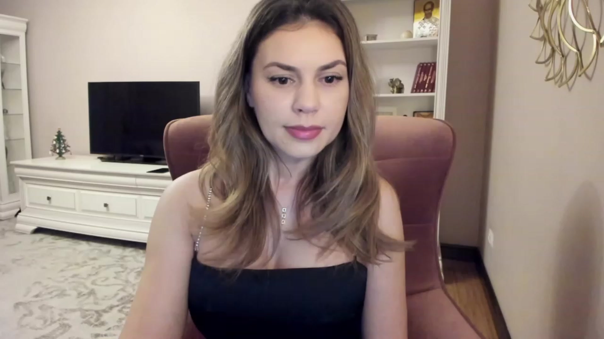 Gallery image thumbnail from Lu126's myfreecams stream on, 01/05/2024, 03:15 image 10 of 20