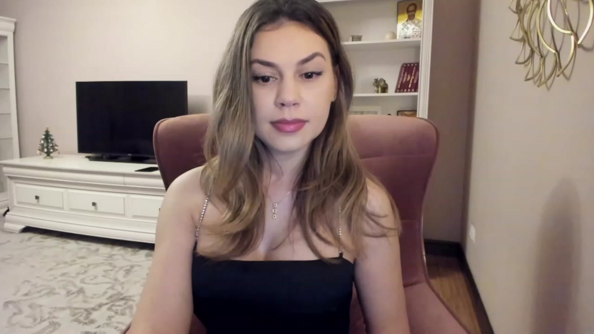 Gallery image thumbnail from Lu126's myfreecams stream on, 01/05/2024, 03:15 image 9 of 20