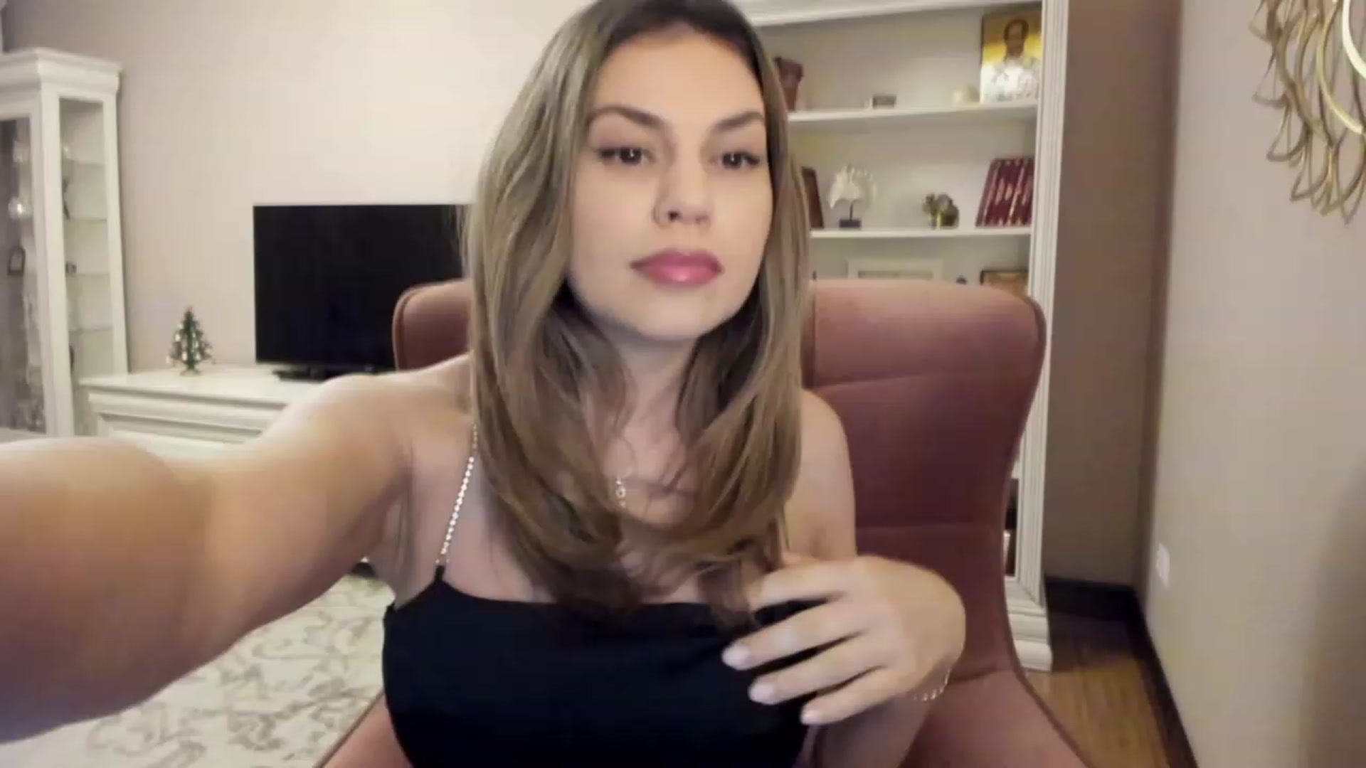 Gallery image thumbnail from Lu126's myfreecams stream on, 01/05/2024, 03:15 image 19 of 20