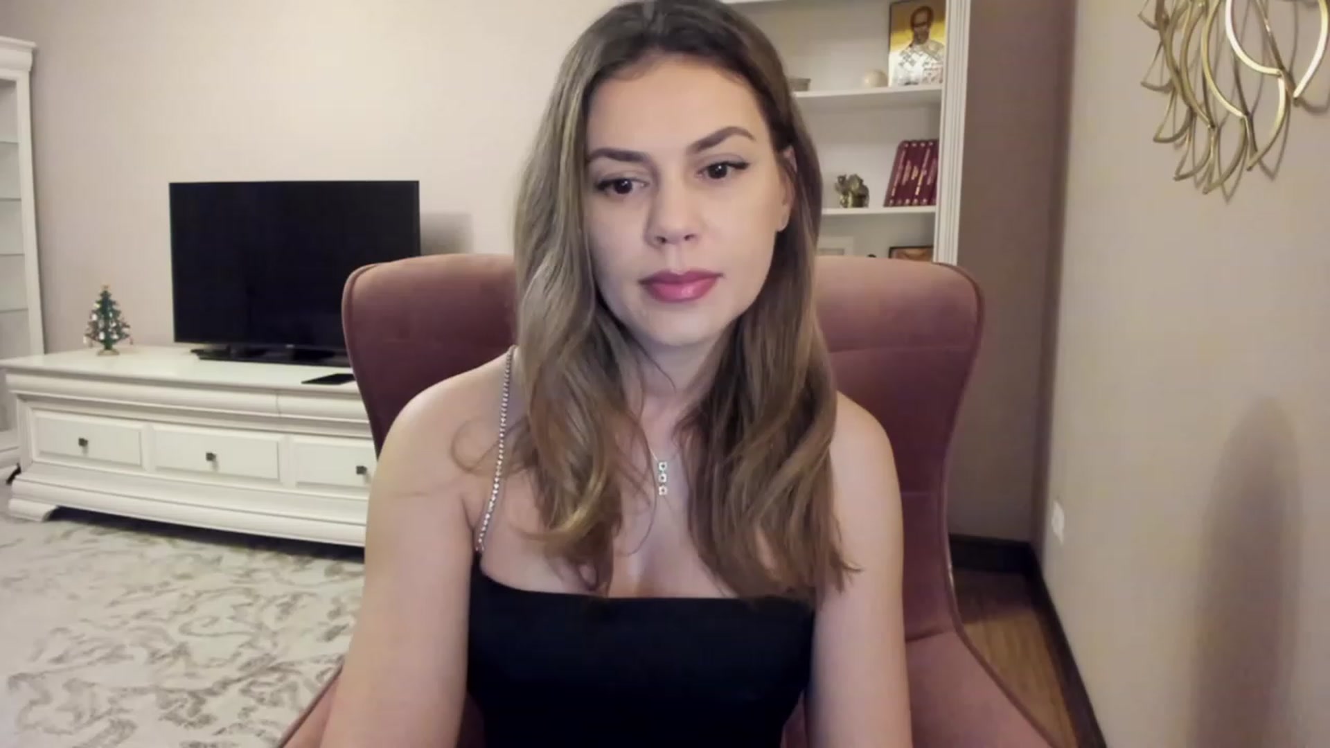Gallery image thumbnail from Lu126's myfreecams stream on, 01/05/2024, 03:15 image 6 of 20