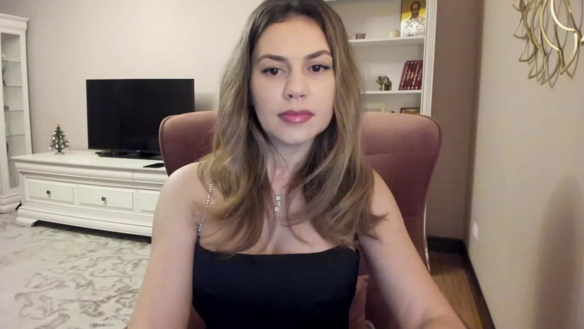 Gallery image thumbnail from Lu126's myfreecams stream on, 01/05/2024, 03:15 image 12 of 20