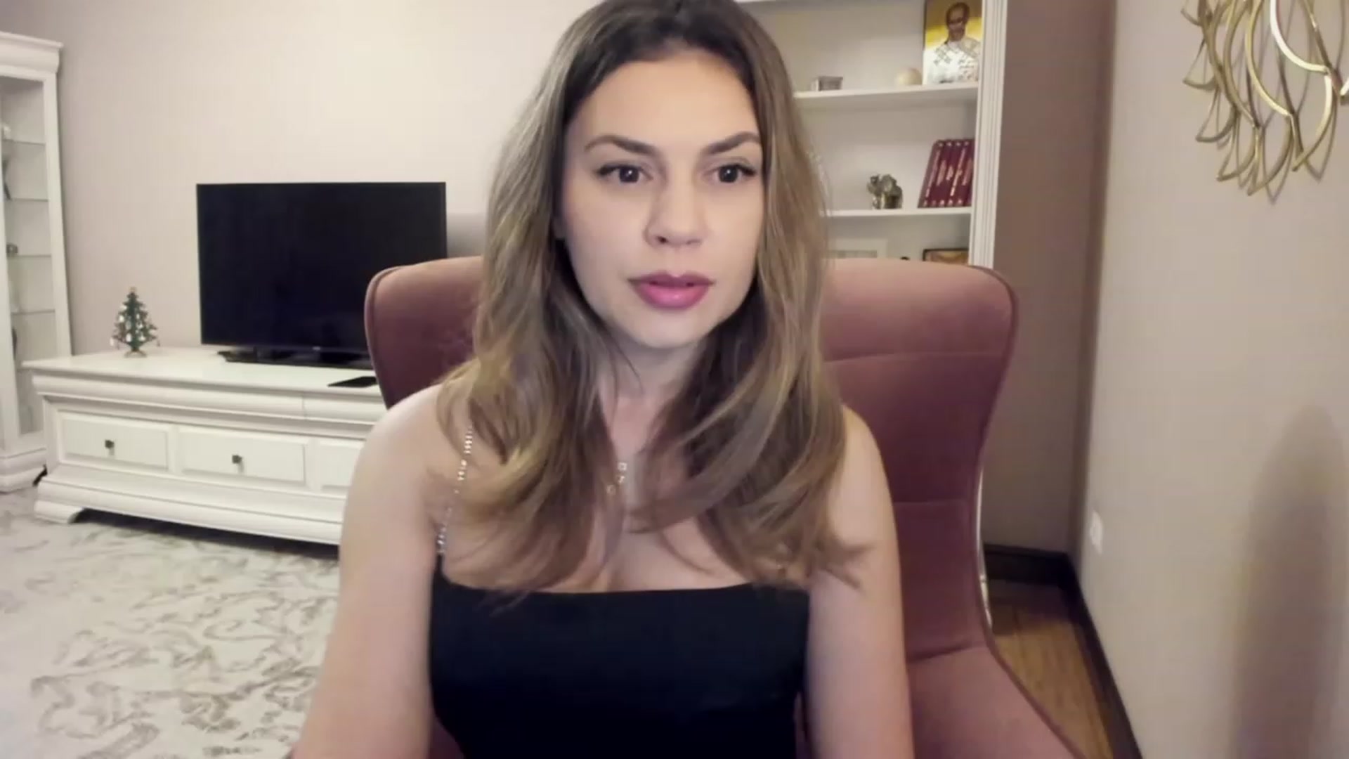 Gallery image thumbnail from Lu126's myfreecams stream on, 01/05/2024, 03:15 image 11 of 20