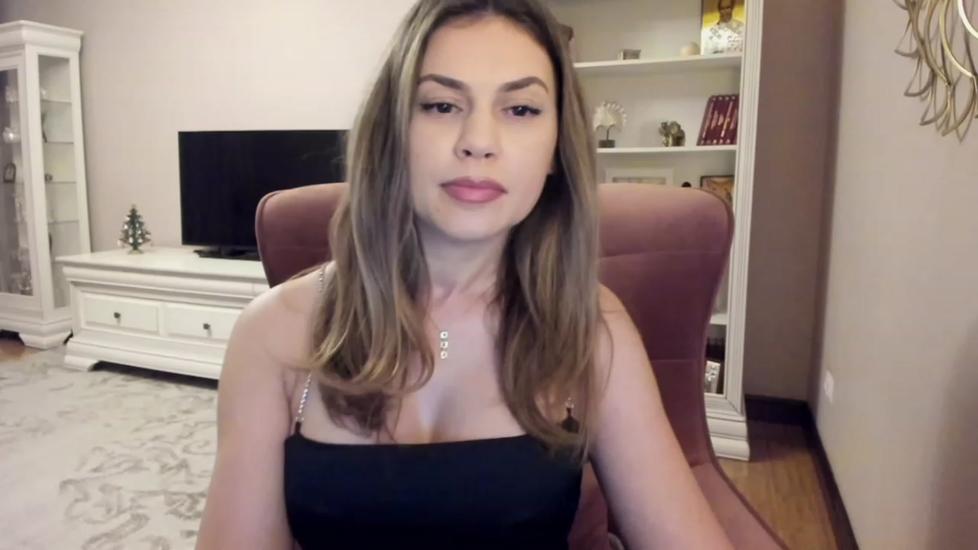 Gallery image thumbnail from Lu126's myfreecams stream on, 01/05/2024, 04:43 image 19 of 20