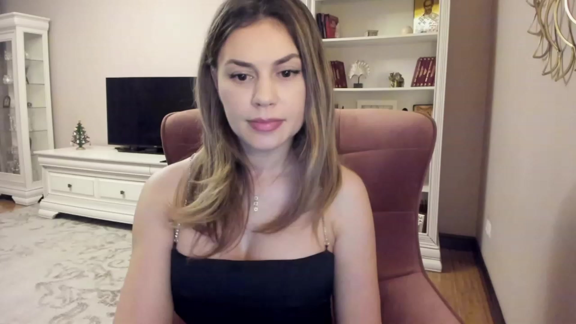 Gallery image thumbnail from Lu126's myfreecams stream on, 01/05/2024, 04:43 image 16 of 20