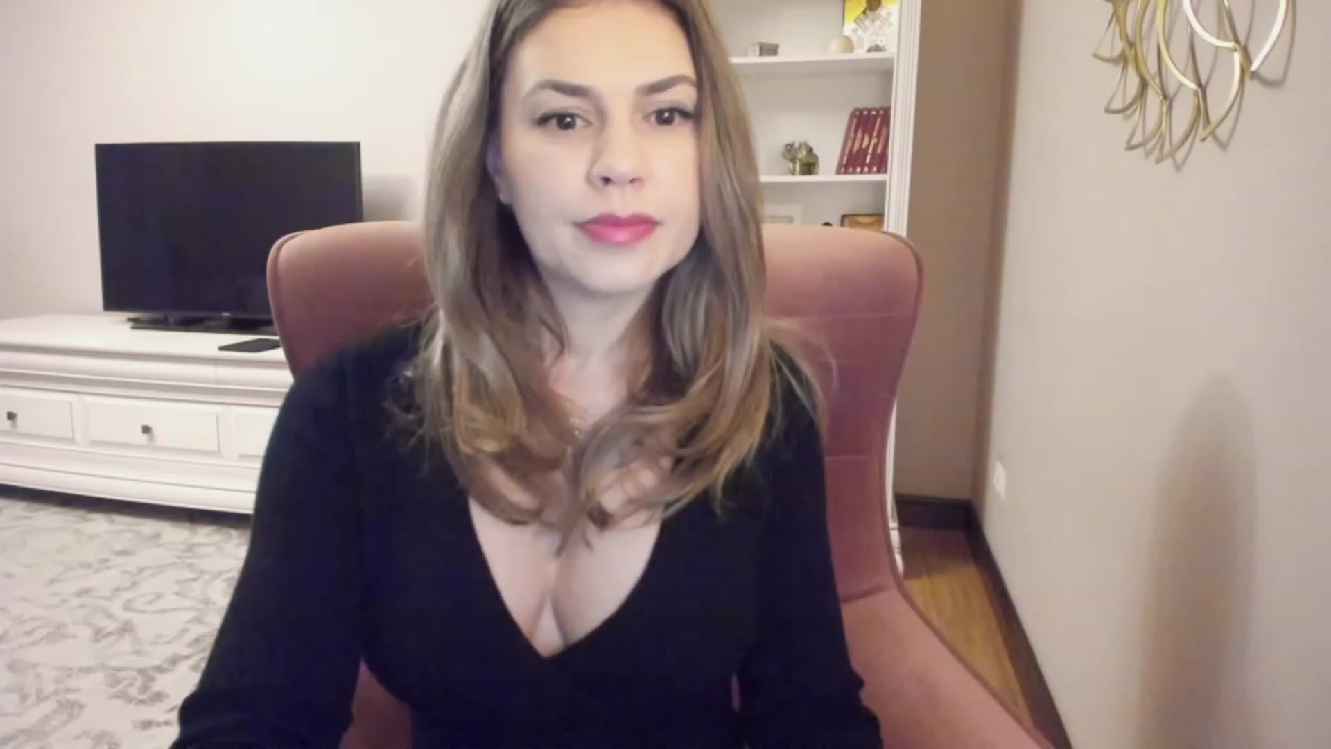 Gallery image thumbnail from Lu126's myfreecams stream on, 01/08/2024, 03:16 image 1 of 20