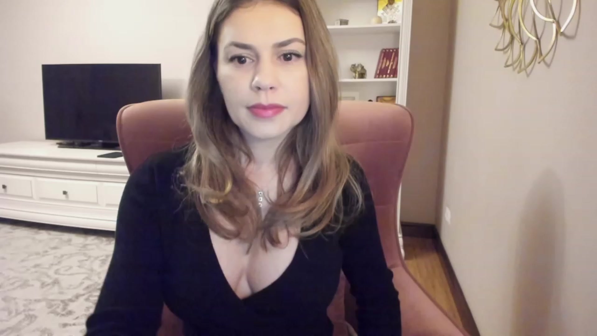 Gallery image thumbnail from Lu126's myfreecams stream on, 01/08/2024, 03:16 image 5 of 20