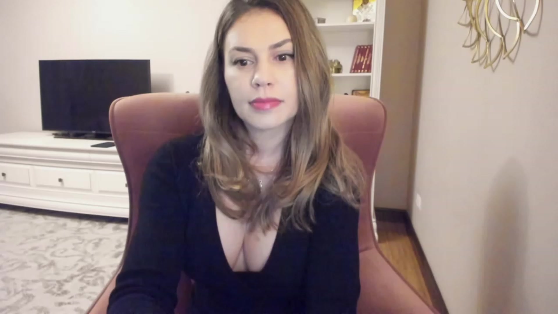 Gallery image thumbnail from Lu126's myfreecams stream on, 01/08/2024, 03:16 image 8 of 20