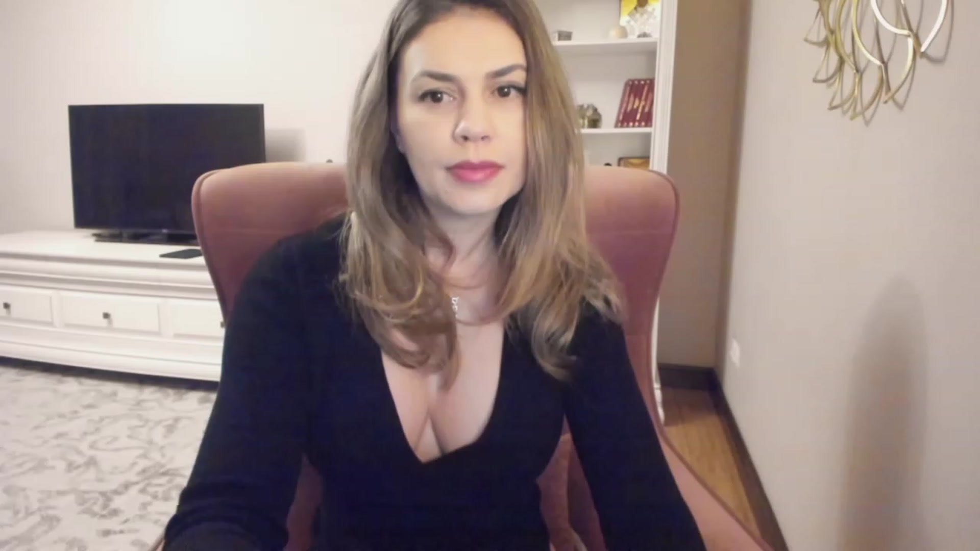 Gallery image thumbnail from Lu126's myfreecams stream on, 01/08/2024, 03:16 image 15 of 20