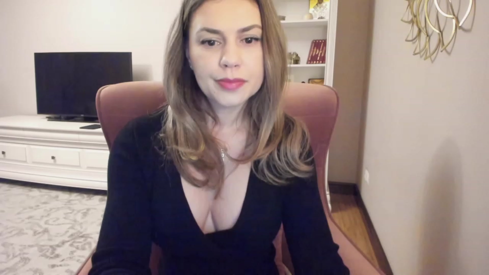 Gallery image thumbnail from Lu126's myfreecams stream on, 01/08/2024, 03:16 image 7 of 20