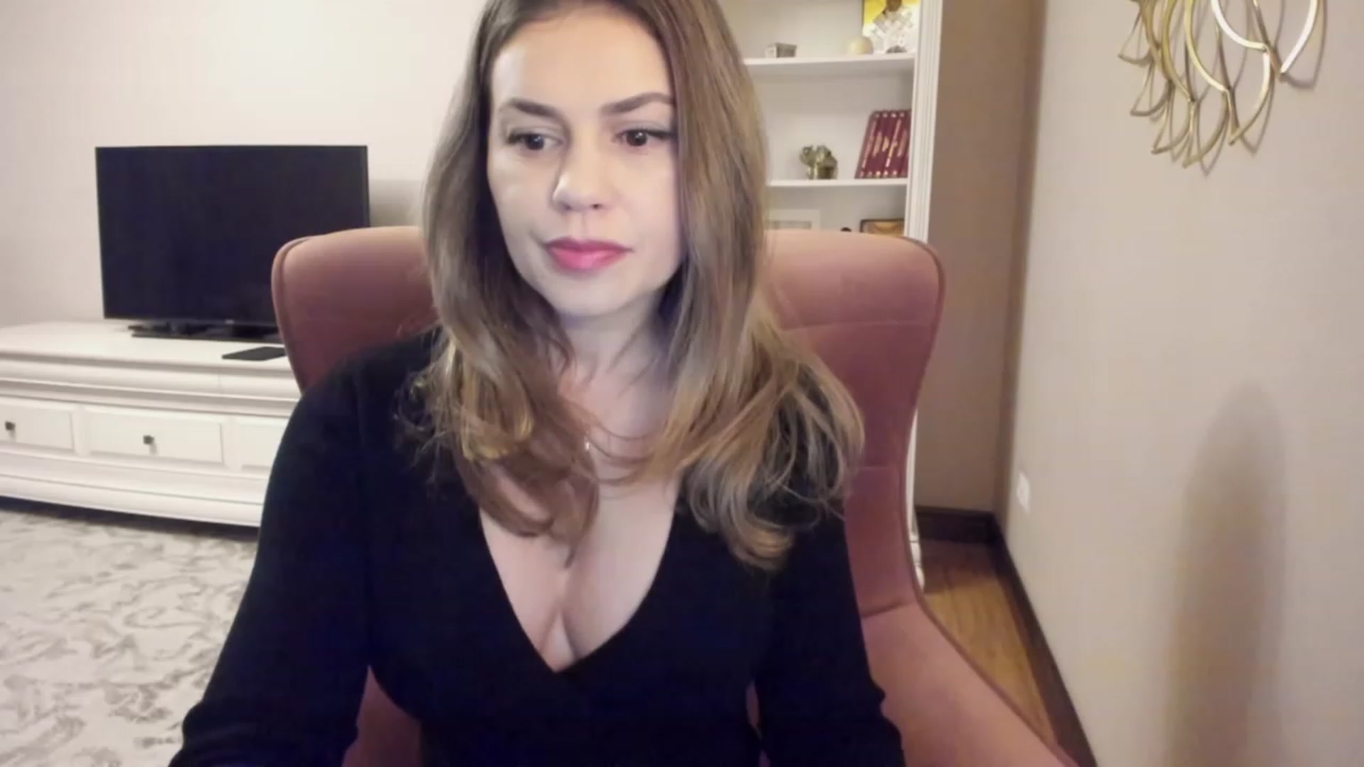 Gallery image thumbnail from Lu126's myfreecams stream on, 01/08/2024, 03:16 image 2 of 20