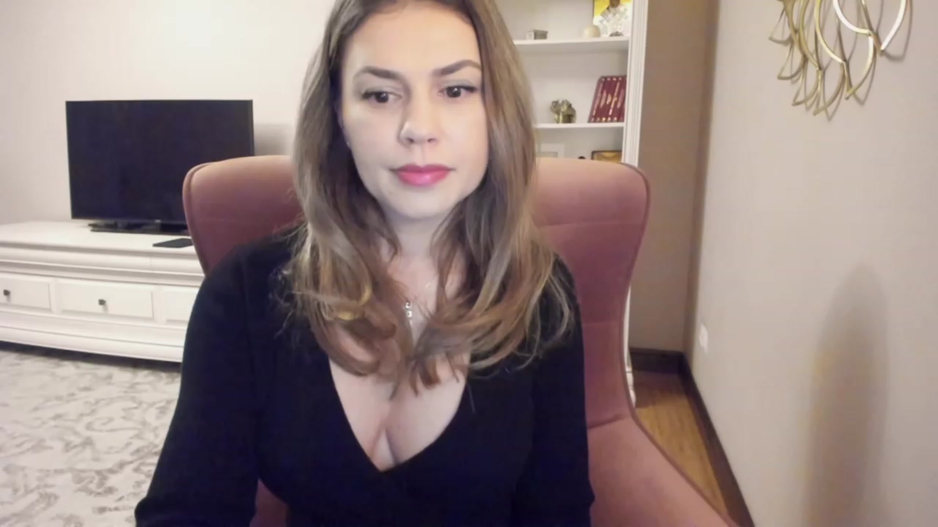 Gallery image thumbnail from Lu126's myfreecams stream on, 01/08/2024, 03:16 image 6 of 20