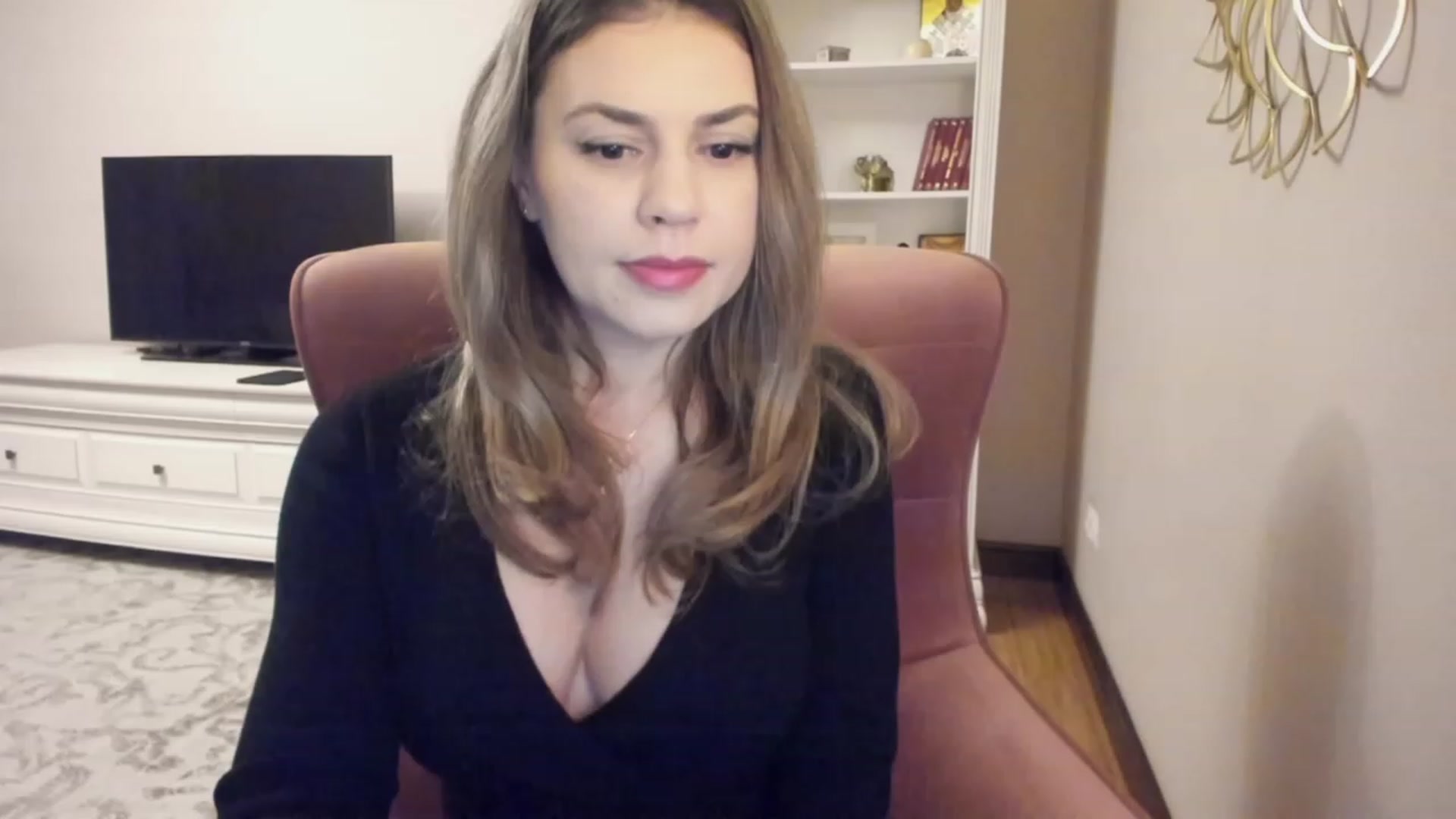Gallery image thumbnail from Lu126's myfreecams stream on, 01/08/2024, 03:16 image 3 of 20