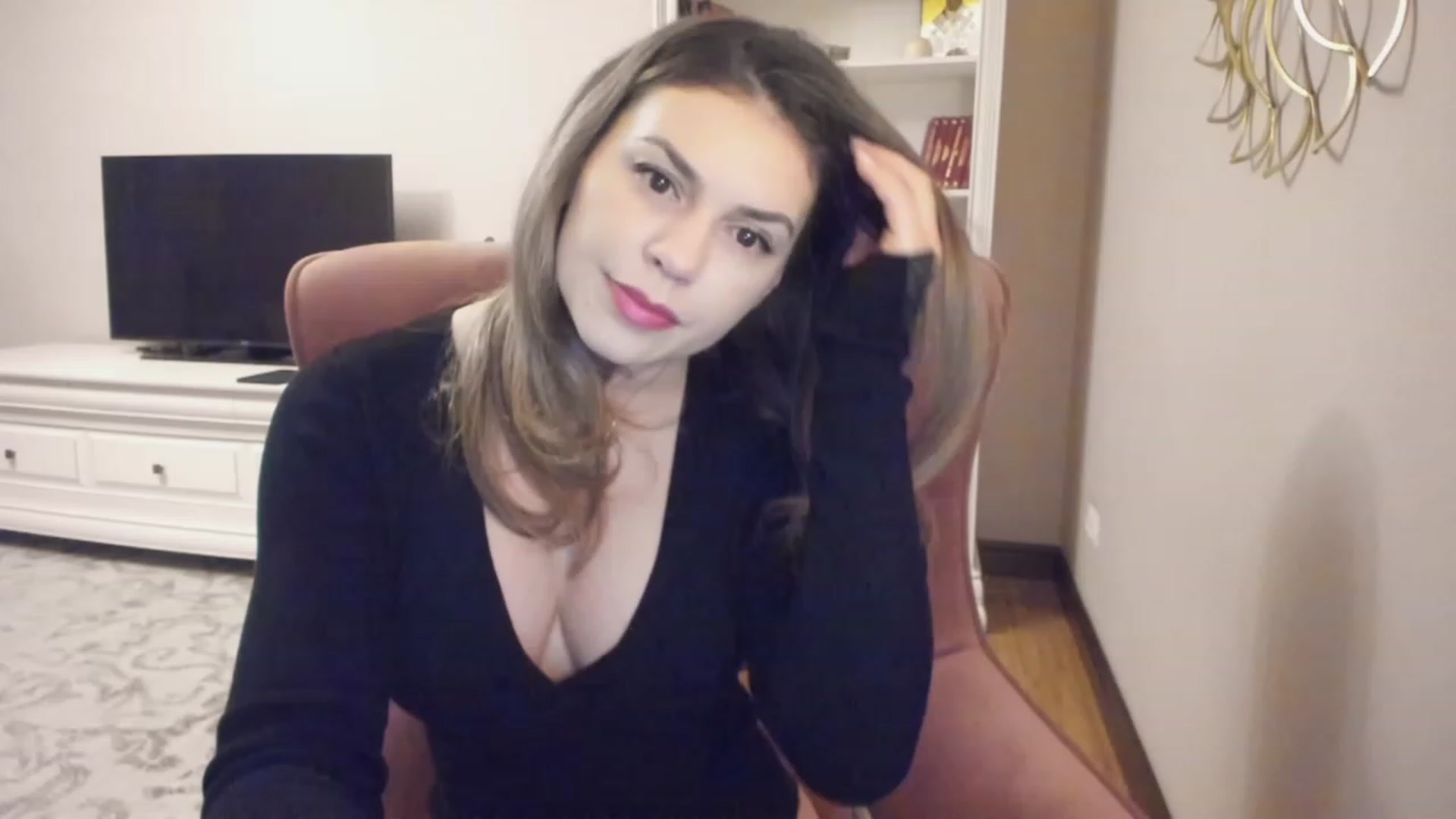 Gallery image thumbnail from Lu126's myfreecams stream on, 01/08/2024, 03:16 image 14 of 20