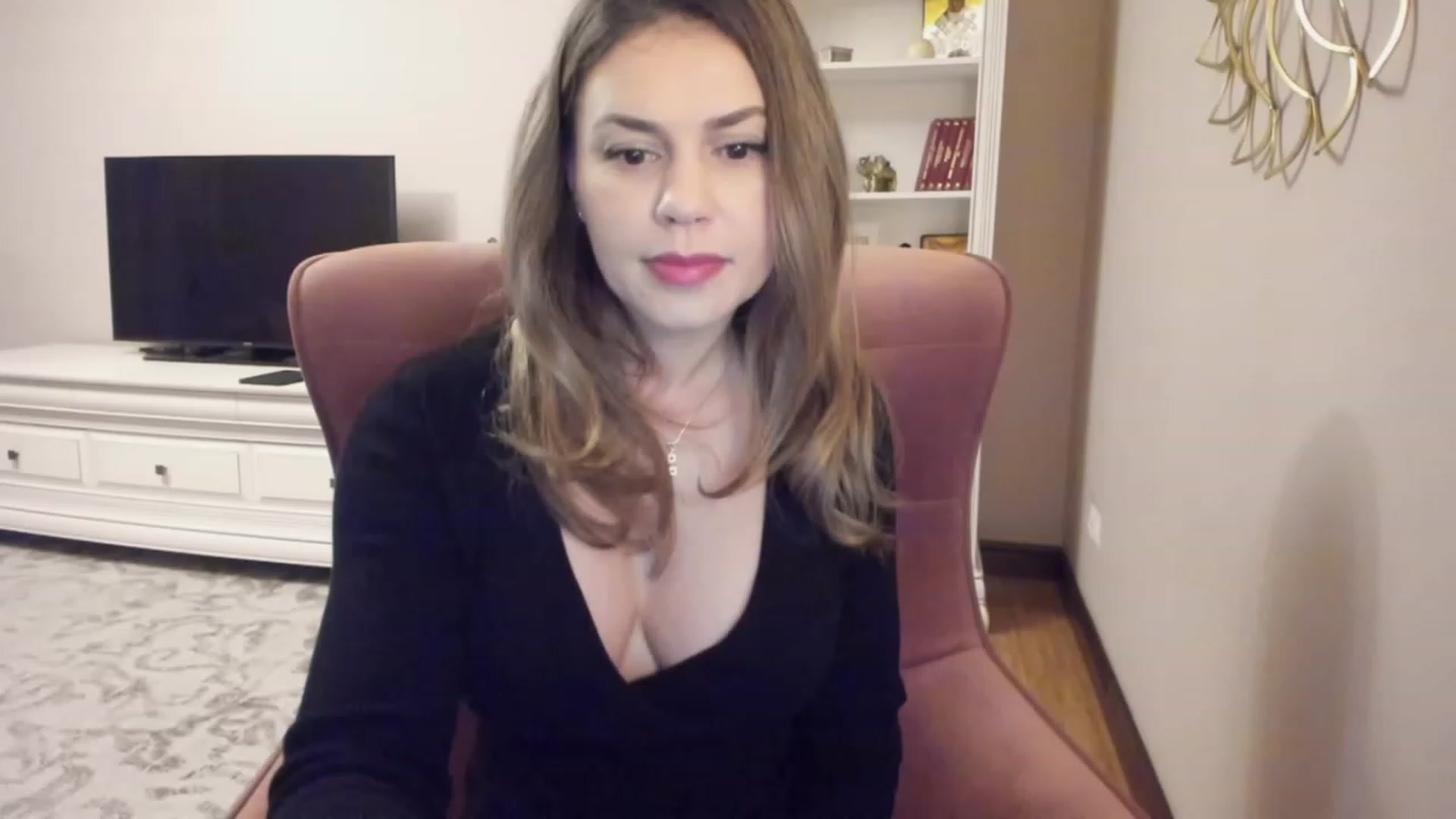 Gallery image thumbnail from Lu126's myfreecams stream on, 01/08/2024, 03:16 image 10 of 20