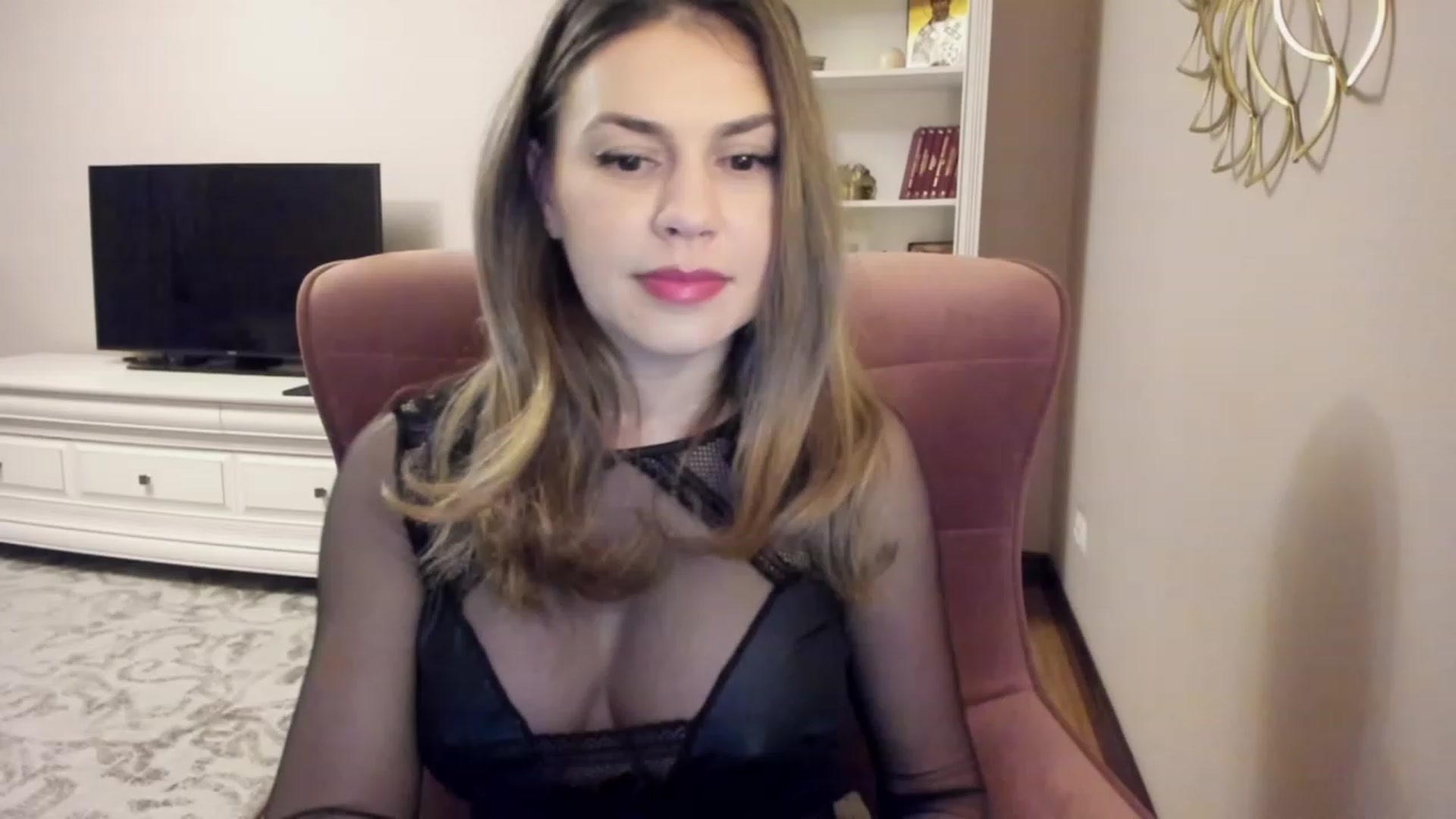 Gallery image thumbnail from Lu126's myfreecams stream on, 01/09/2024, 03:50 image 18 of 20