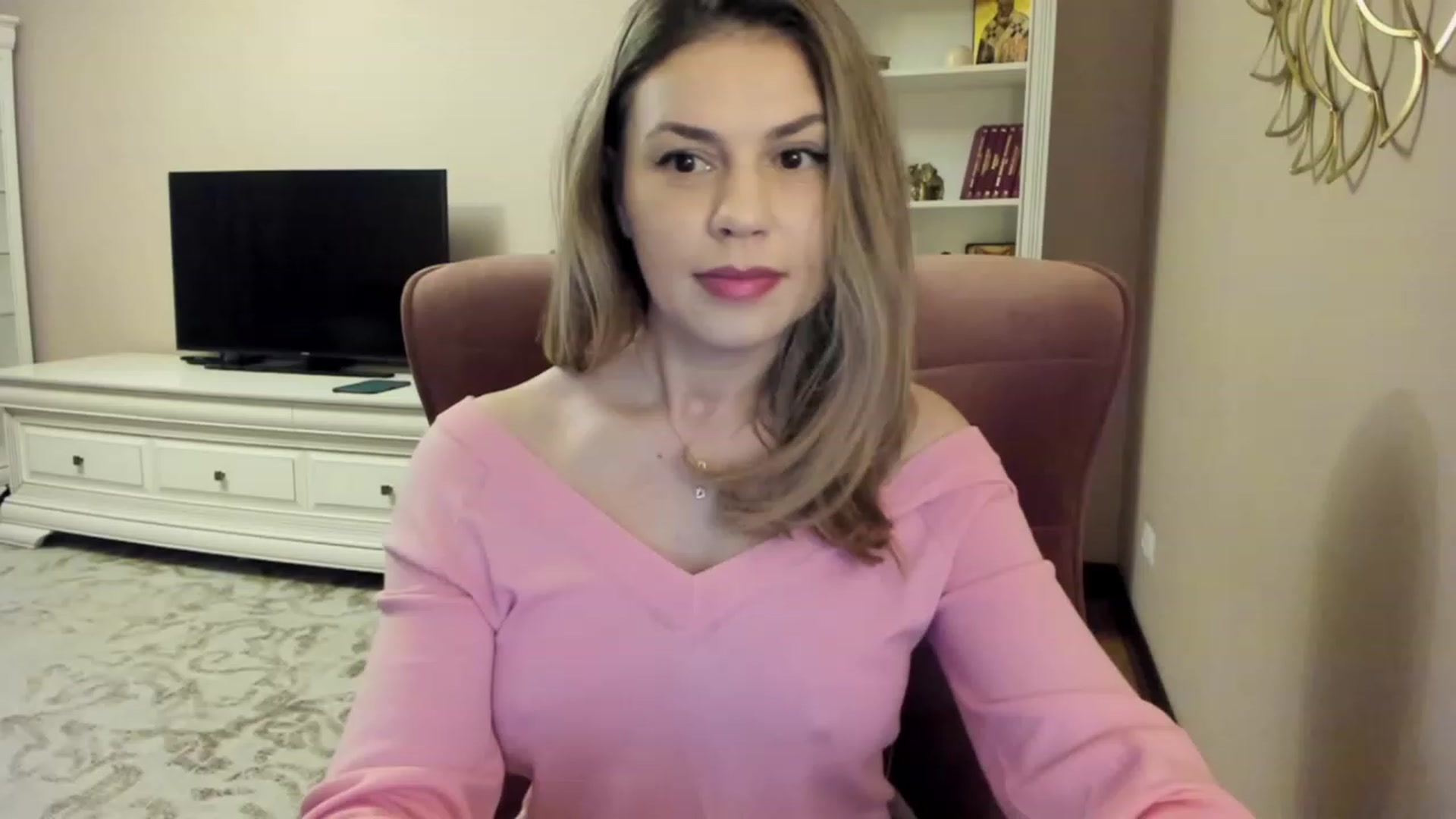 Gallery image thumbnail from Lu126's myfreecams stream on, 01/15/2024, 04:59 image 14 of 20