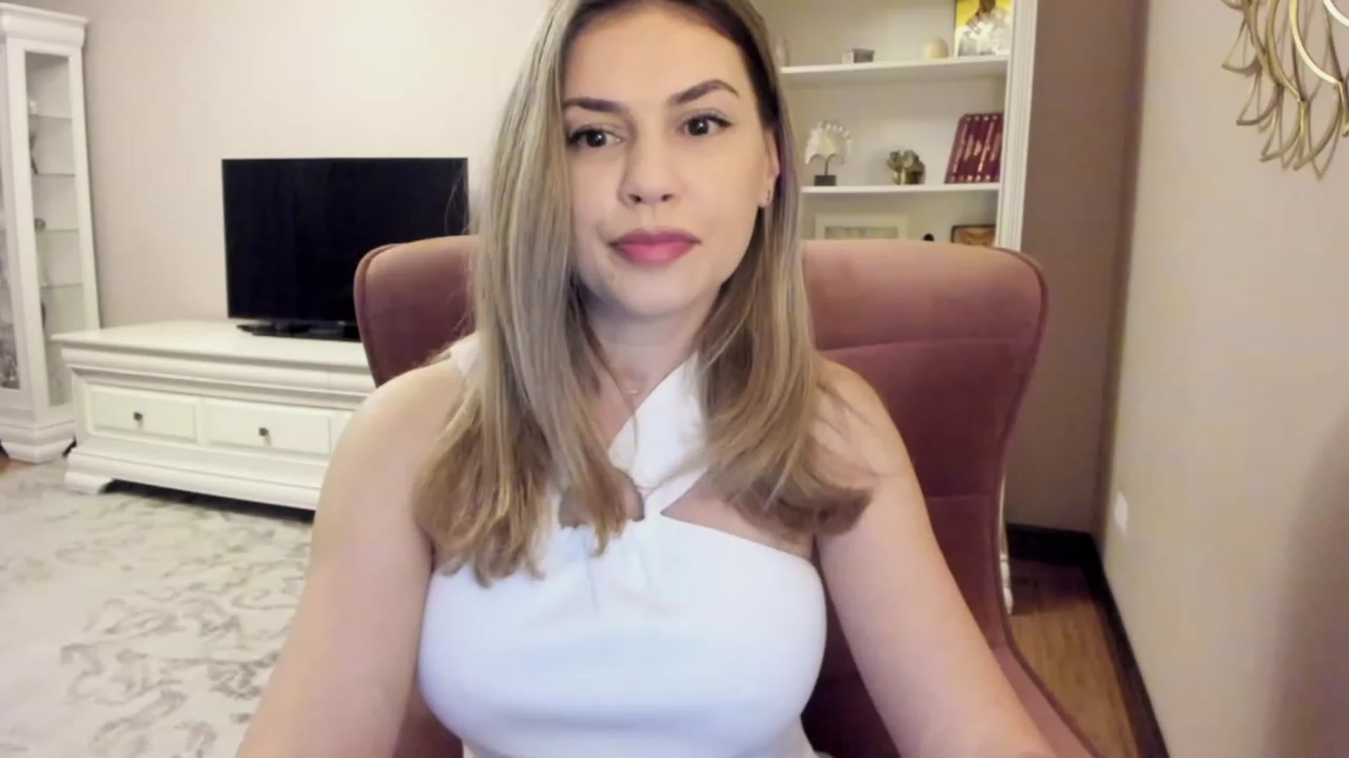 Gallery image thumbnail from Lu126's myfreecams stream on, 01/20/2024, 05:19 image 7 of 20