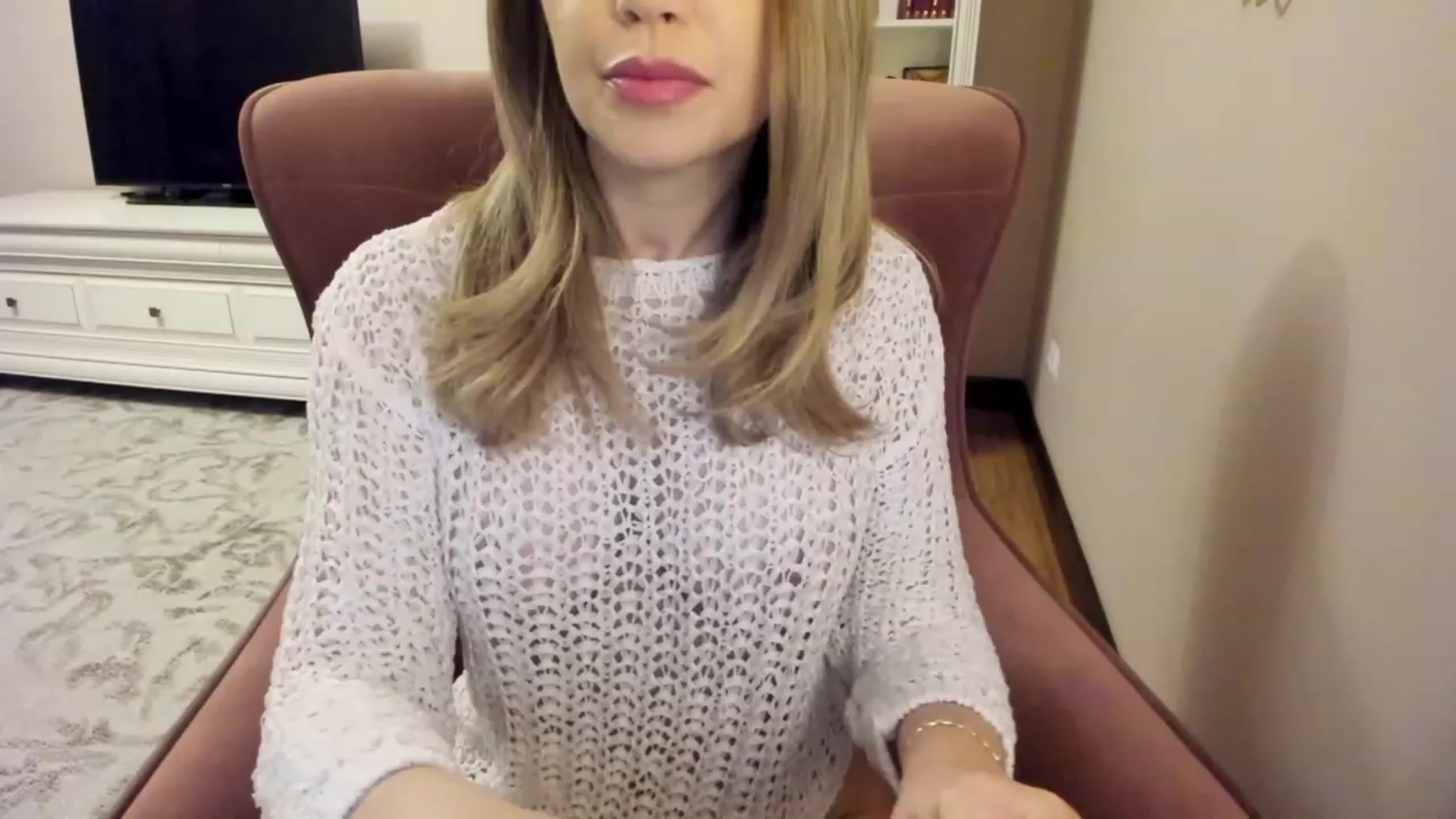 Gallery image thumbnail from Lu126's myfreecams stream on, 01/31/2024, 04:37 image 9 of 20