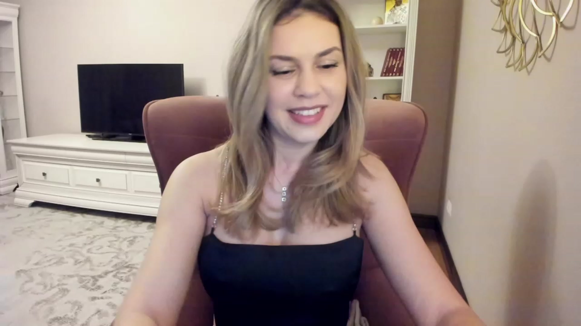 Gallery image thumbnail from Lu126's myfreecams stream on, 02/01/2024, 04:36 image 19 of 20
