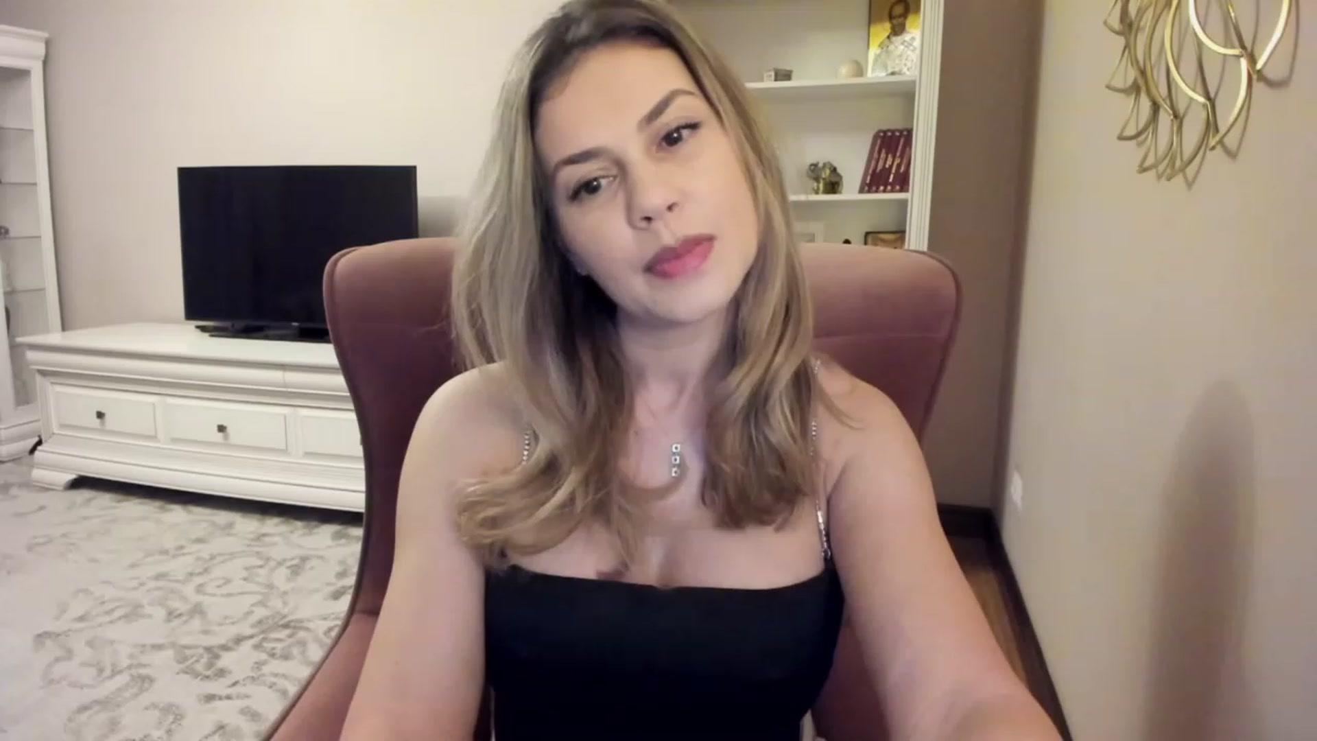 Gallery image thumbnail from Lu126's myfreecams stream on, 02/01/2024, 04:36 image 15 of 20