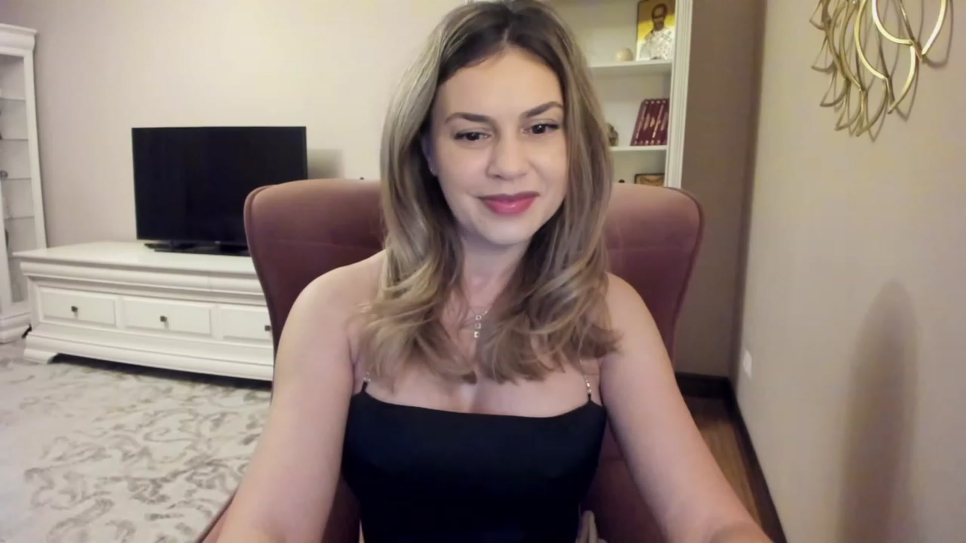 Gallery image thumbnail from Lu126's myfreecams stream on, 02/01/2024, 04:36 image 9 of 20