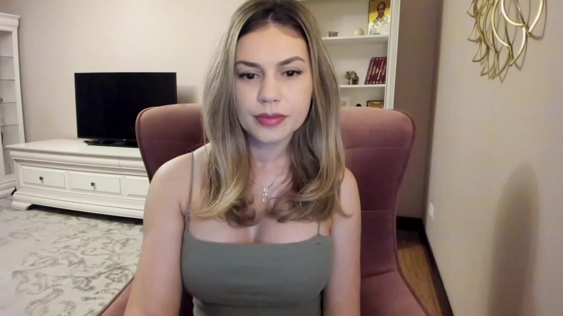 Gallery image thumbnail from Lu126's myfreecams stream on, 02/05/2024, 04:40 image 6 of 20