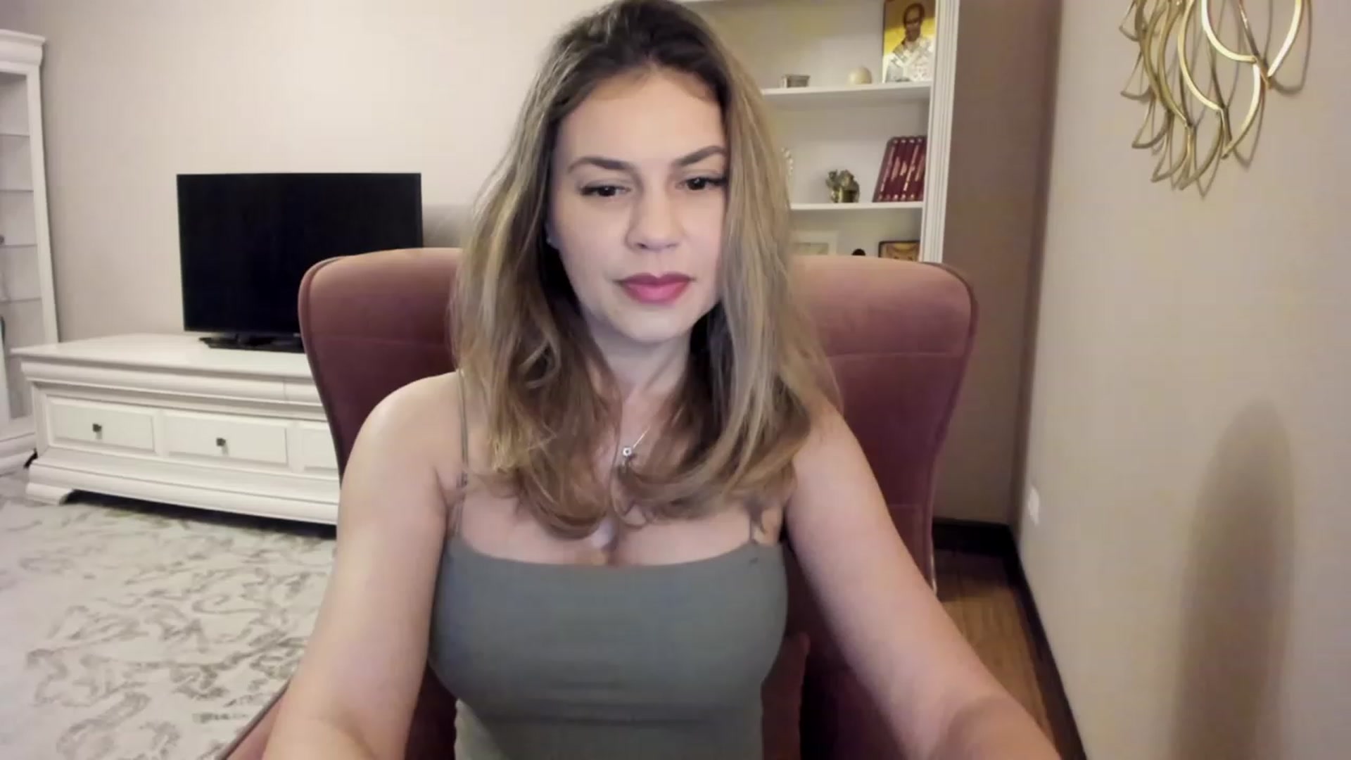 Gallery image thumbnail from Lu126's myfreecams stream on, 02/05/2024, 04:40 image 16 of 20
