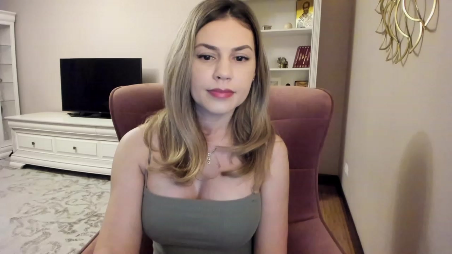 Gallery image thumbnail from Lu126's myfreecams stream on, 02/05/2024, 04:40 image 2 of 20