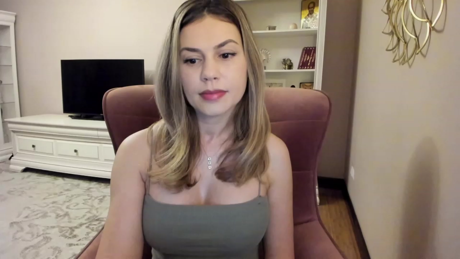 Gallery image thumbnail from Lu126's myfreecams stream on, 02/05/2024, 04:40 image 10 of 20