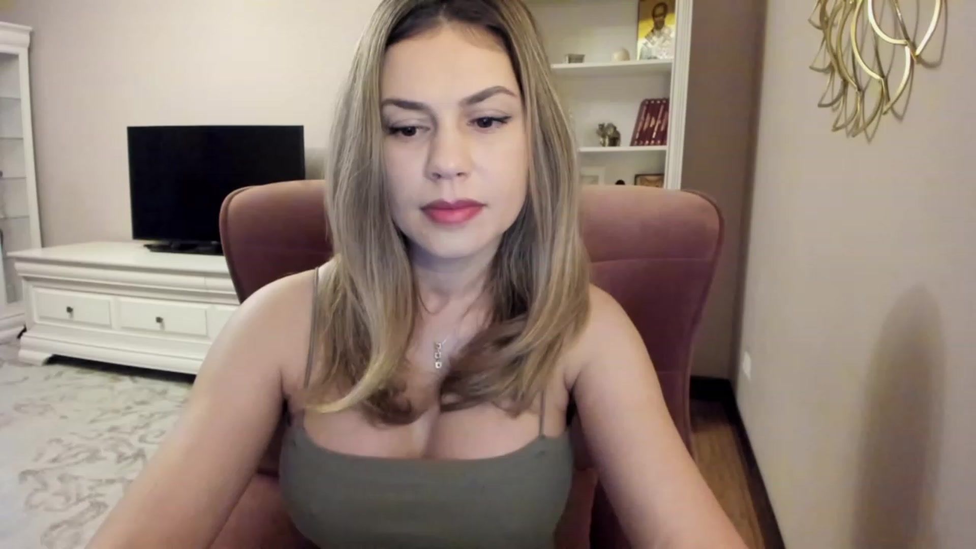 Gallery image thumbnail from Lu126's myfreecams stream on, 02/05/2024, 04:40 image 7 of 20