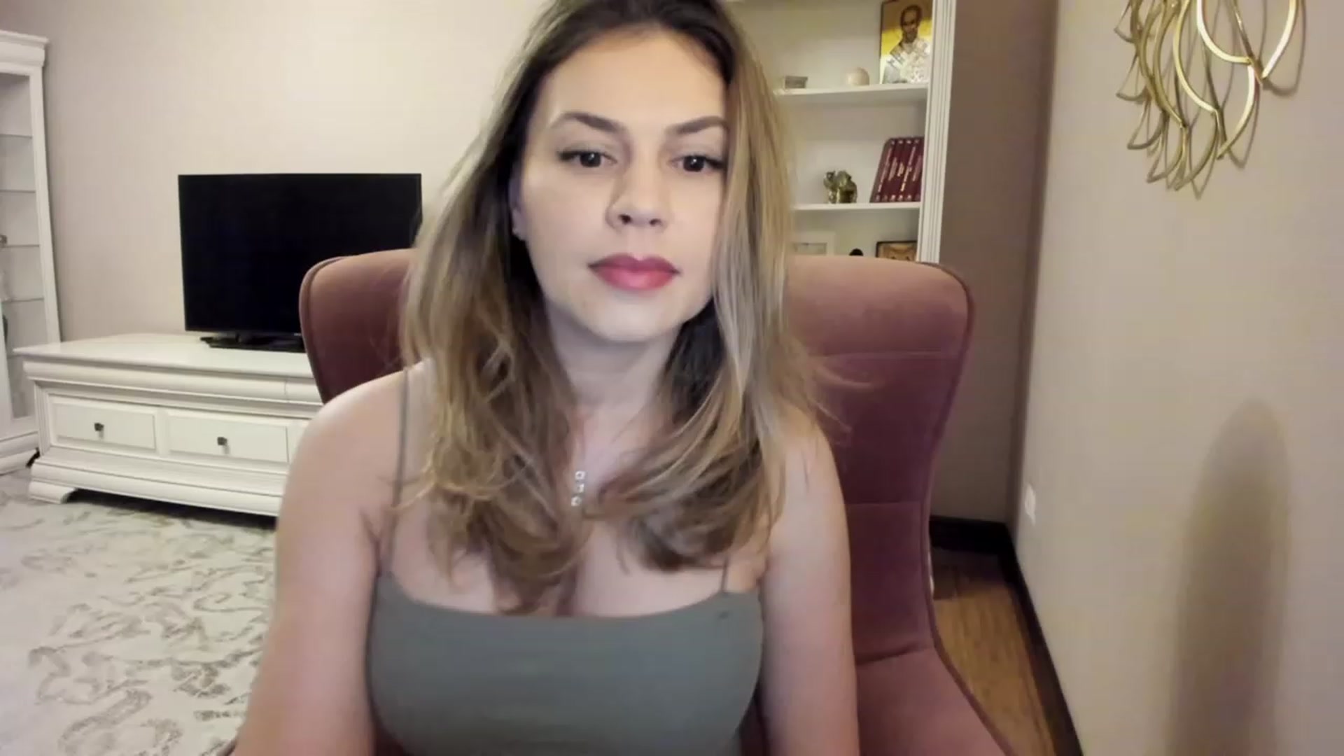 Gallery image thumbnail from Lu126's myfreecams stream on, 02/05/2024, 04:40 image 14 of 20