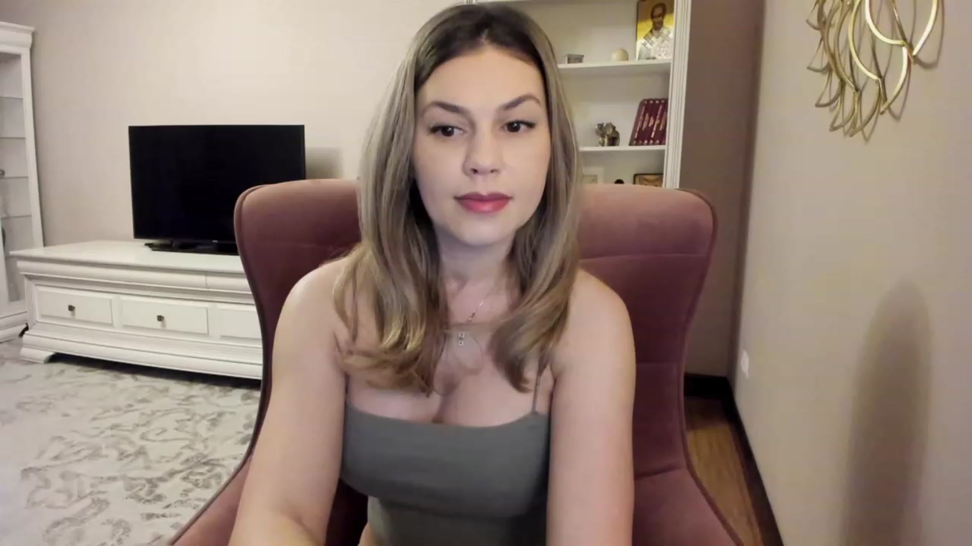 Gallery image thumbnail from Lu126's myfreecams stream on, 02/05/2024, 04:40 image 5 of 20