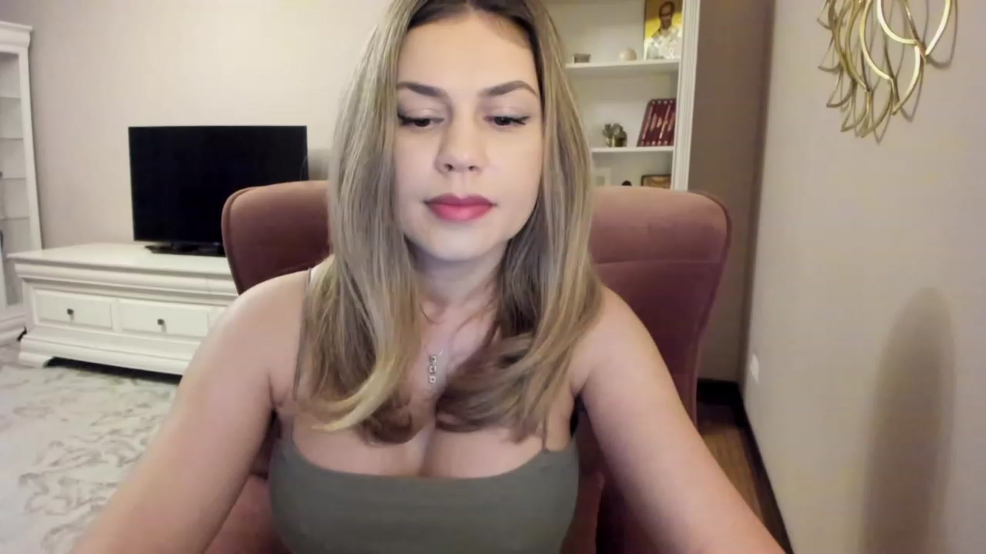 Gallery image thumbnail from Lu126's myfreecams stream on, 02/05/2024, 04:40 image 8 of 20