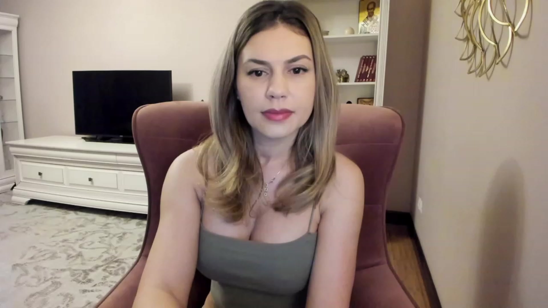 Gallery image thumbnail from Lu126's myfreecams stream on, 02/05/2024, 04:40 image 4 of 20