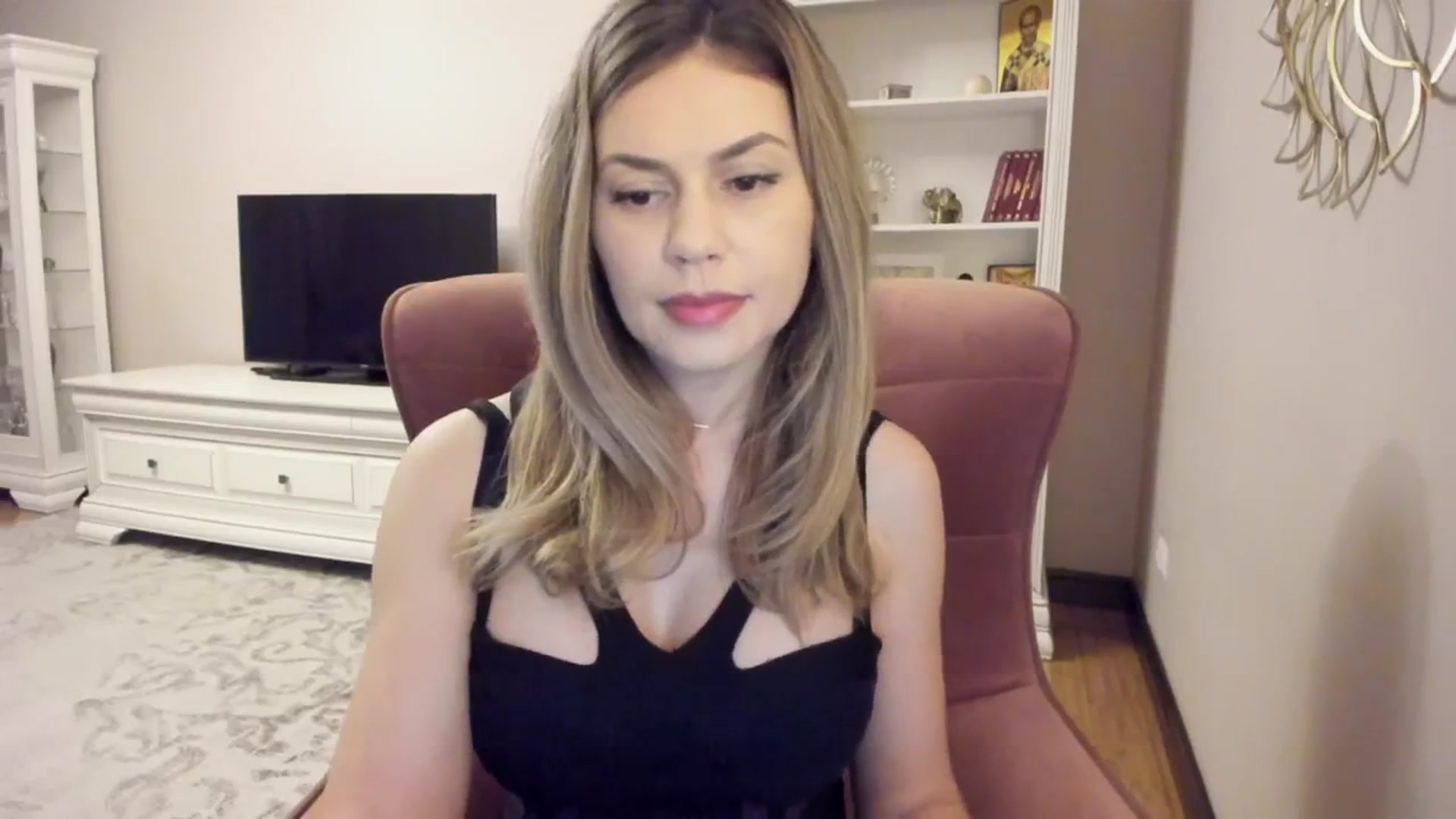 Gallery image thumbnail from Lu126's myfreecams stream on, 02/08/2024, 04:39 image 13 of 20