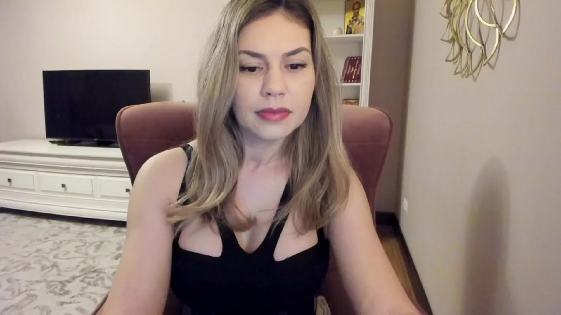 Gallery image thumbnail from Lu126's myfreecams stream on, 02/08/2024, 04:39 image 3 of 20