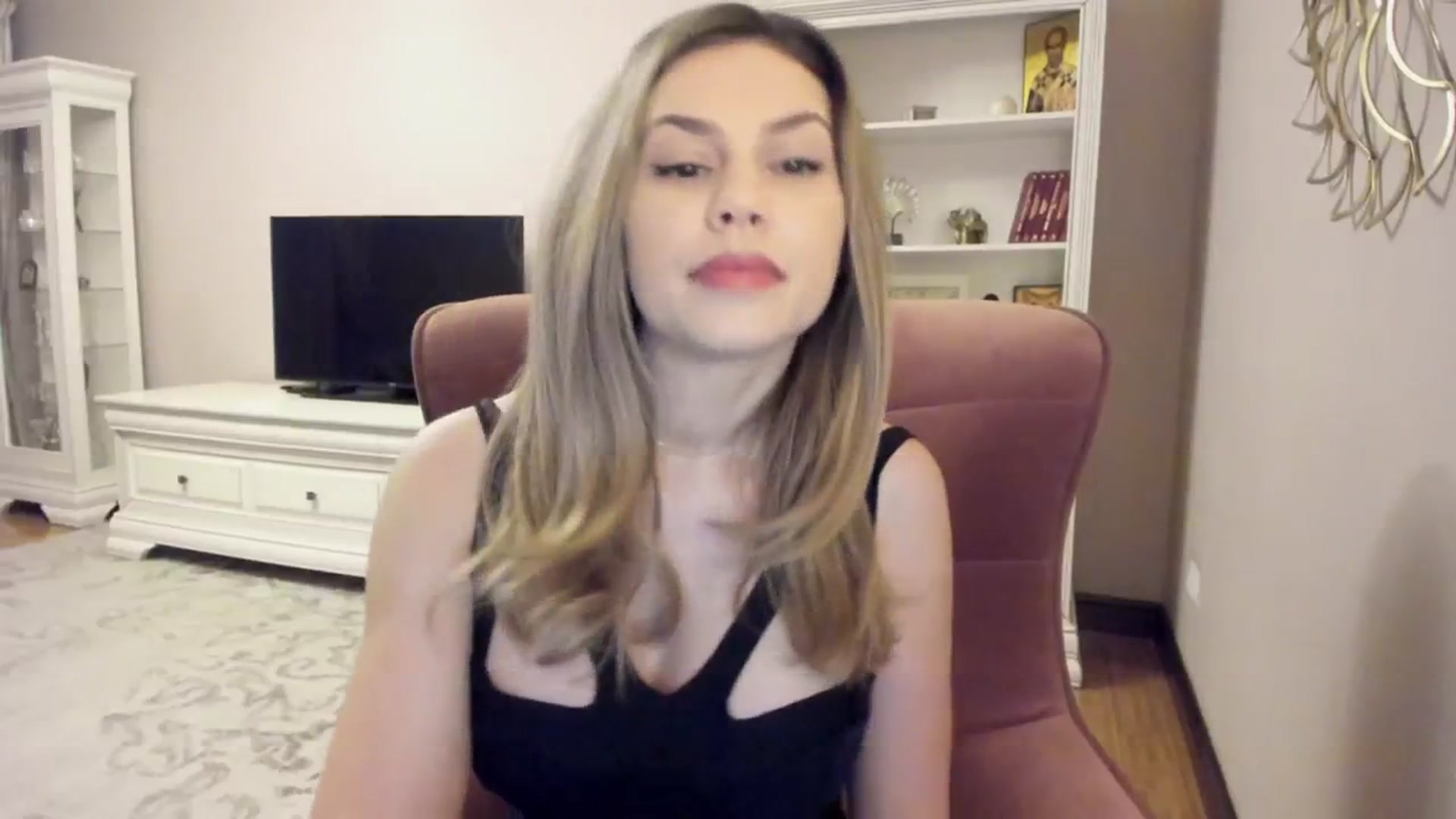 Gallery image thumbnail from Lu126's myfreecams stream on, 02/08/2024, 04:39 image 11 of 20