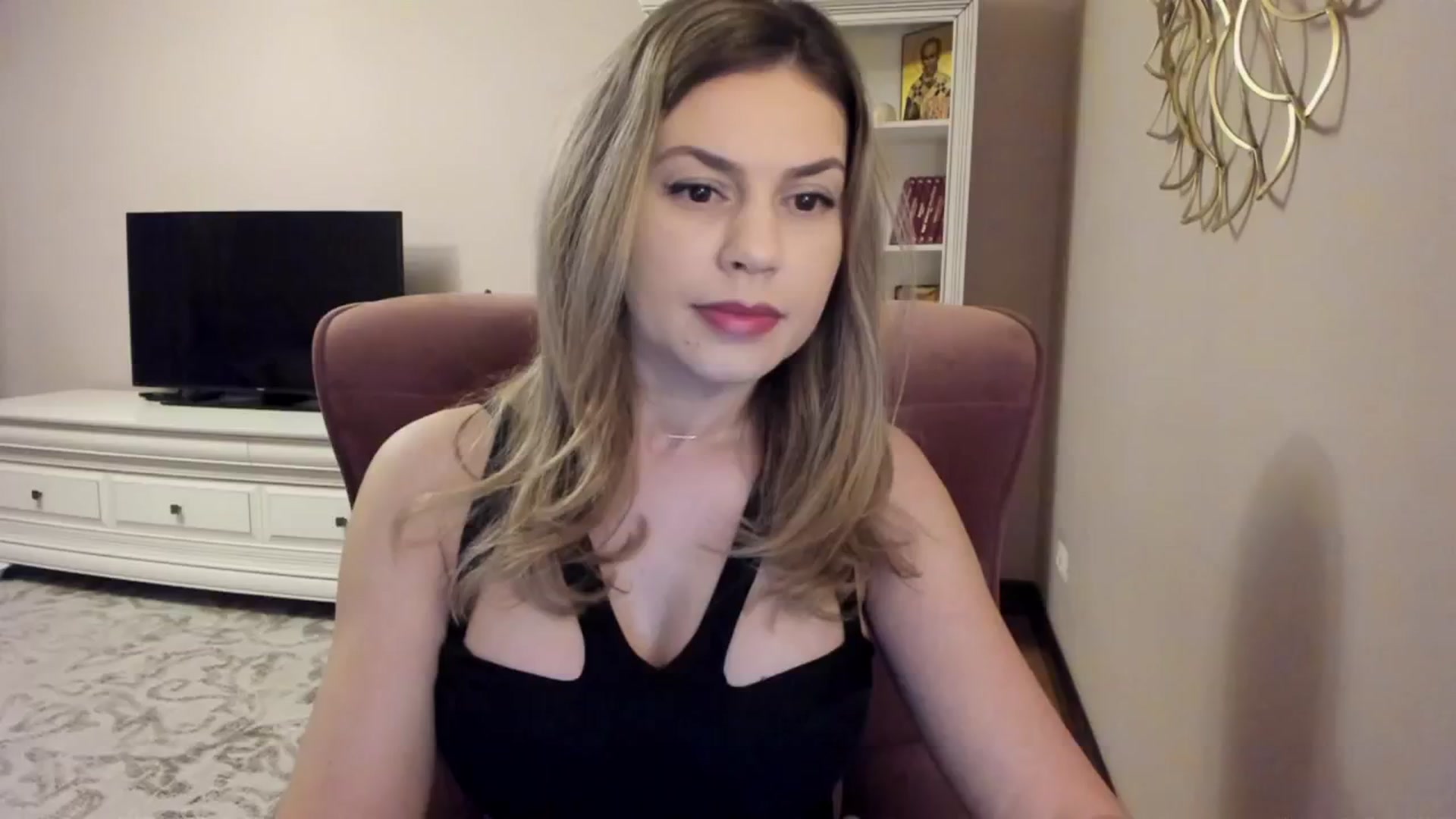 Gallery image thumbnail from Lu126's myfreecams stream on, 02/08/2024, 04:39 image 1 of 20