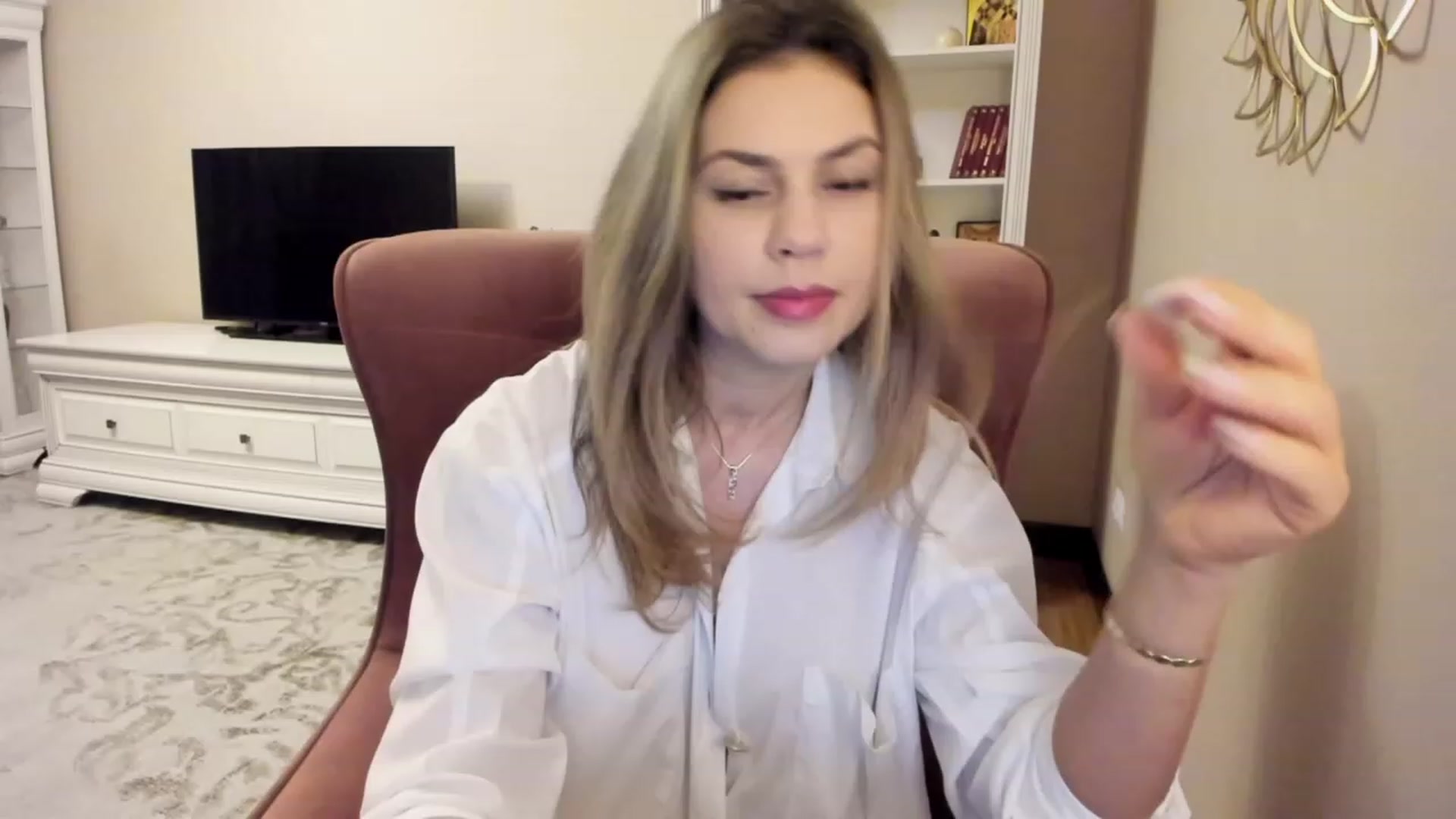 Gallery image thumbnail from Lu126's myfreecams stream on, 02/12/2024, 04:46 image 6 of 20