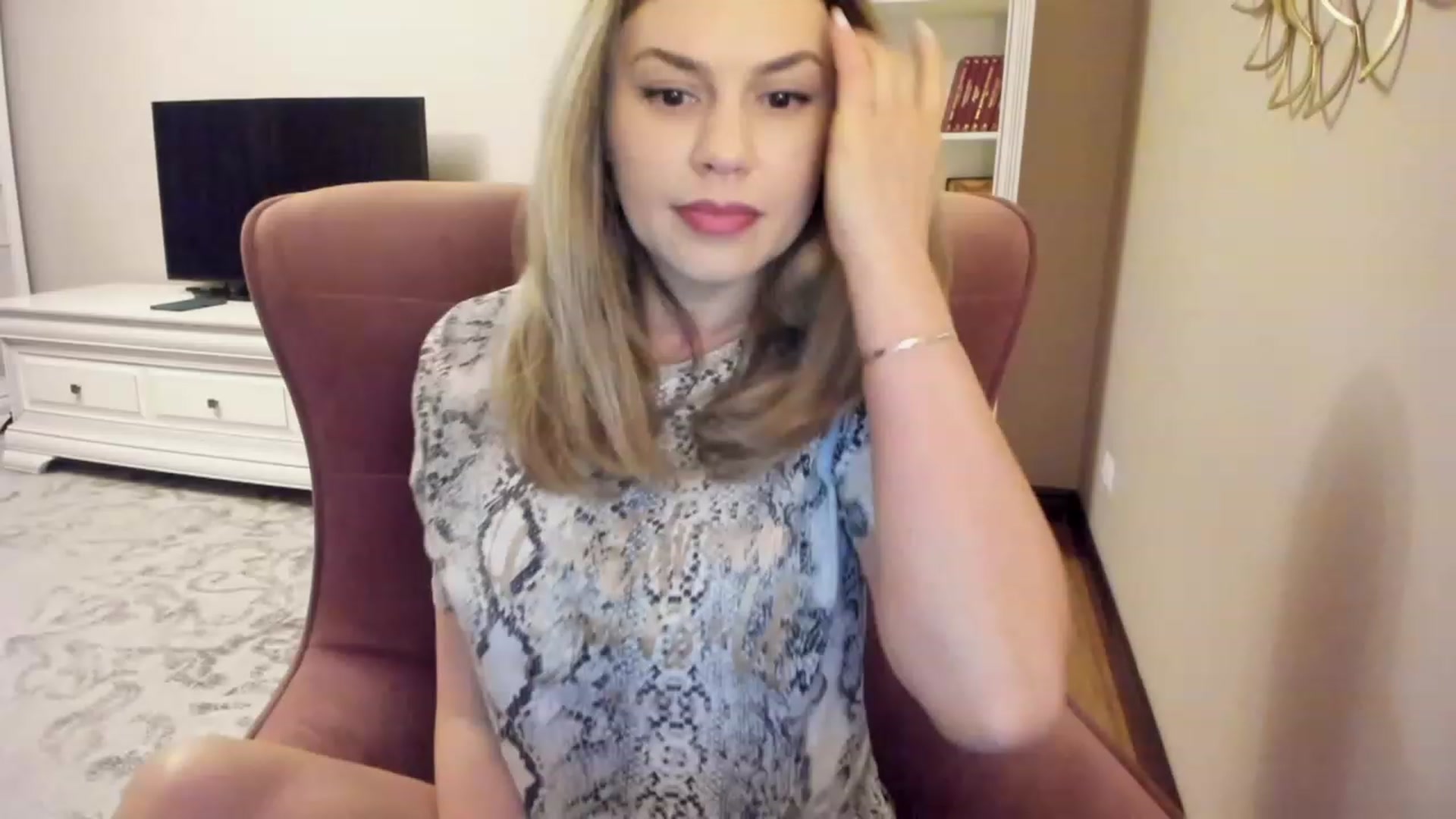 Gallery image thumbnail from Lu126's myfreecams stream on, 02/22/2024, 05:33 image 9 of 20