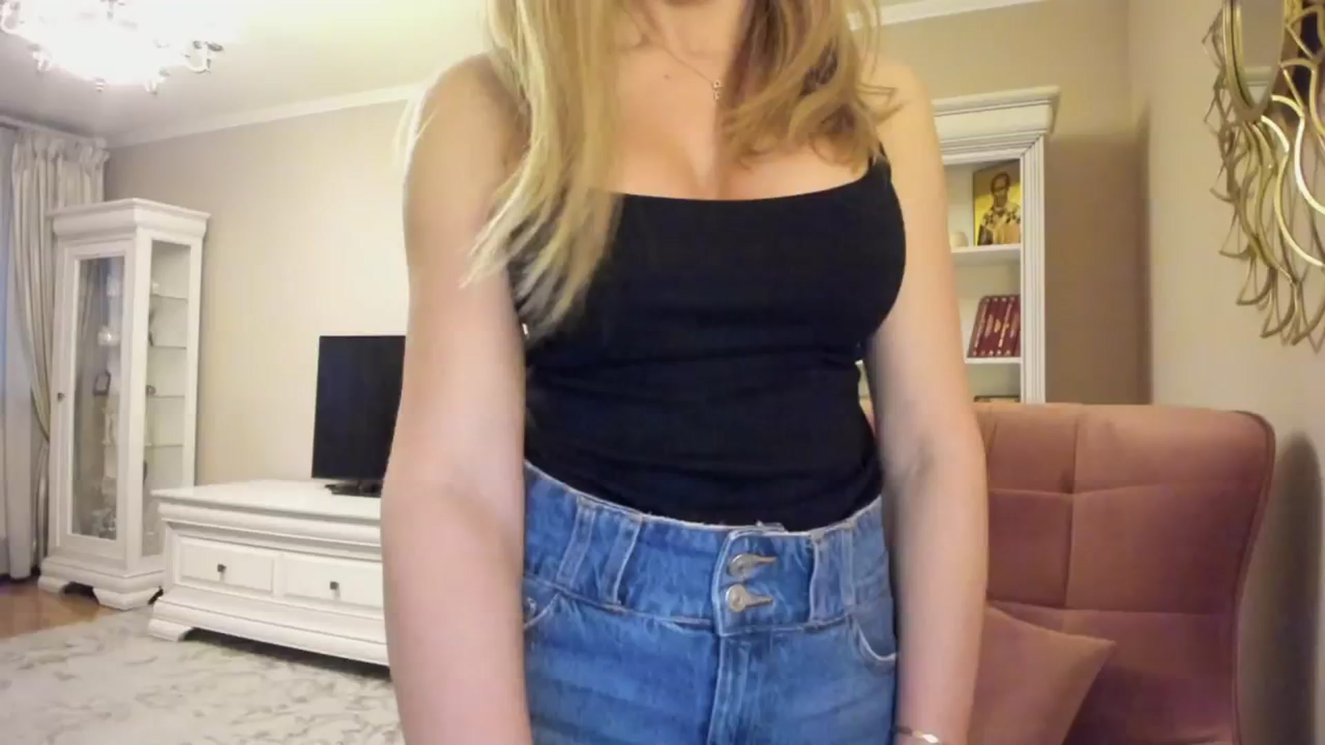 Gallery image thumbnail from Lu126's myfreecams stream on, 02/24/2024, 05:53 image 13 of 20