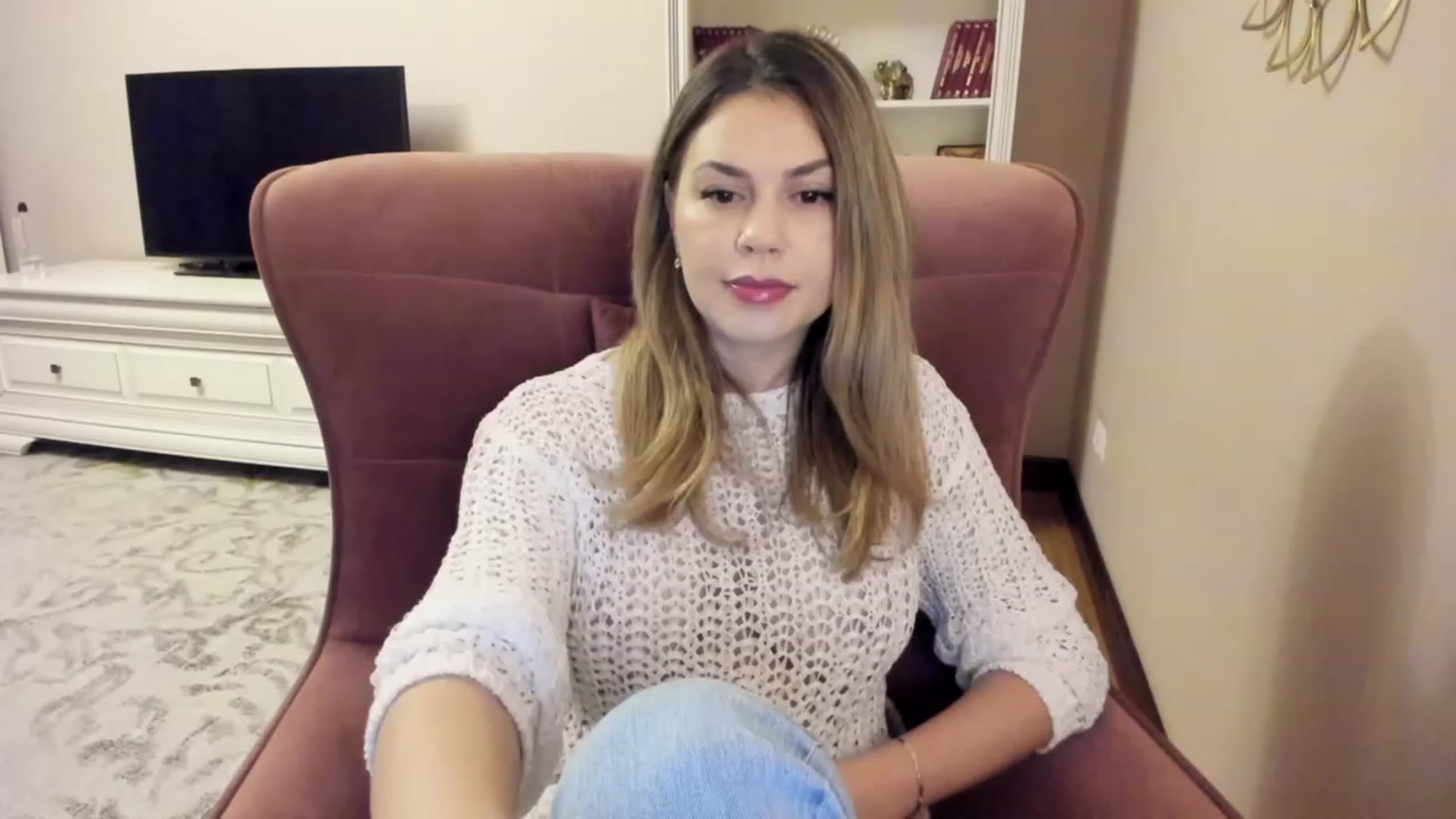 Gallery image thumbnail from Lu126's myfreecams stream on, 03/06/2024, 03:37 image 15 of 20