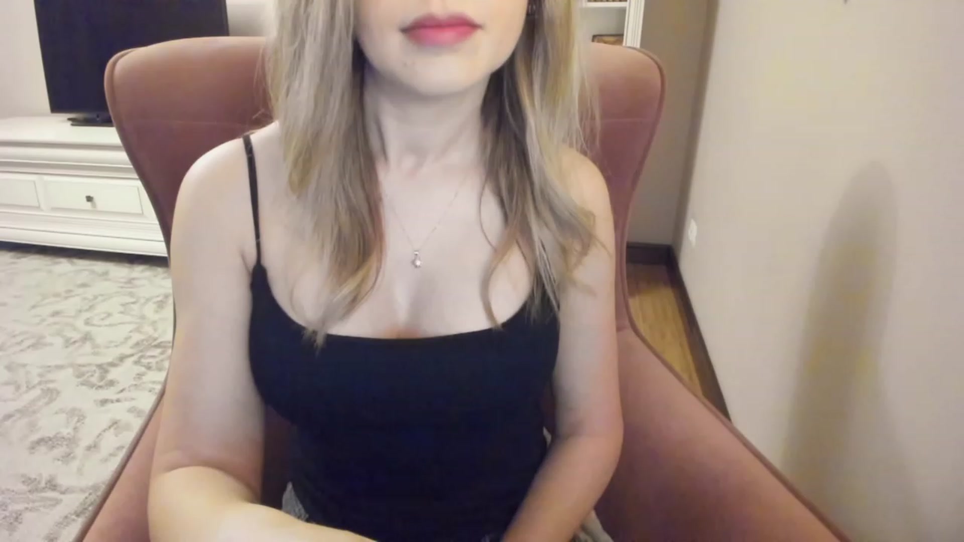 Gallery image thumbnail from Lu126's myfreecams stream on, 03/07/2024, 04:04 image 13 of 20