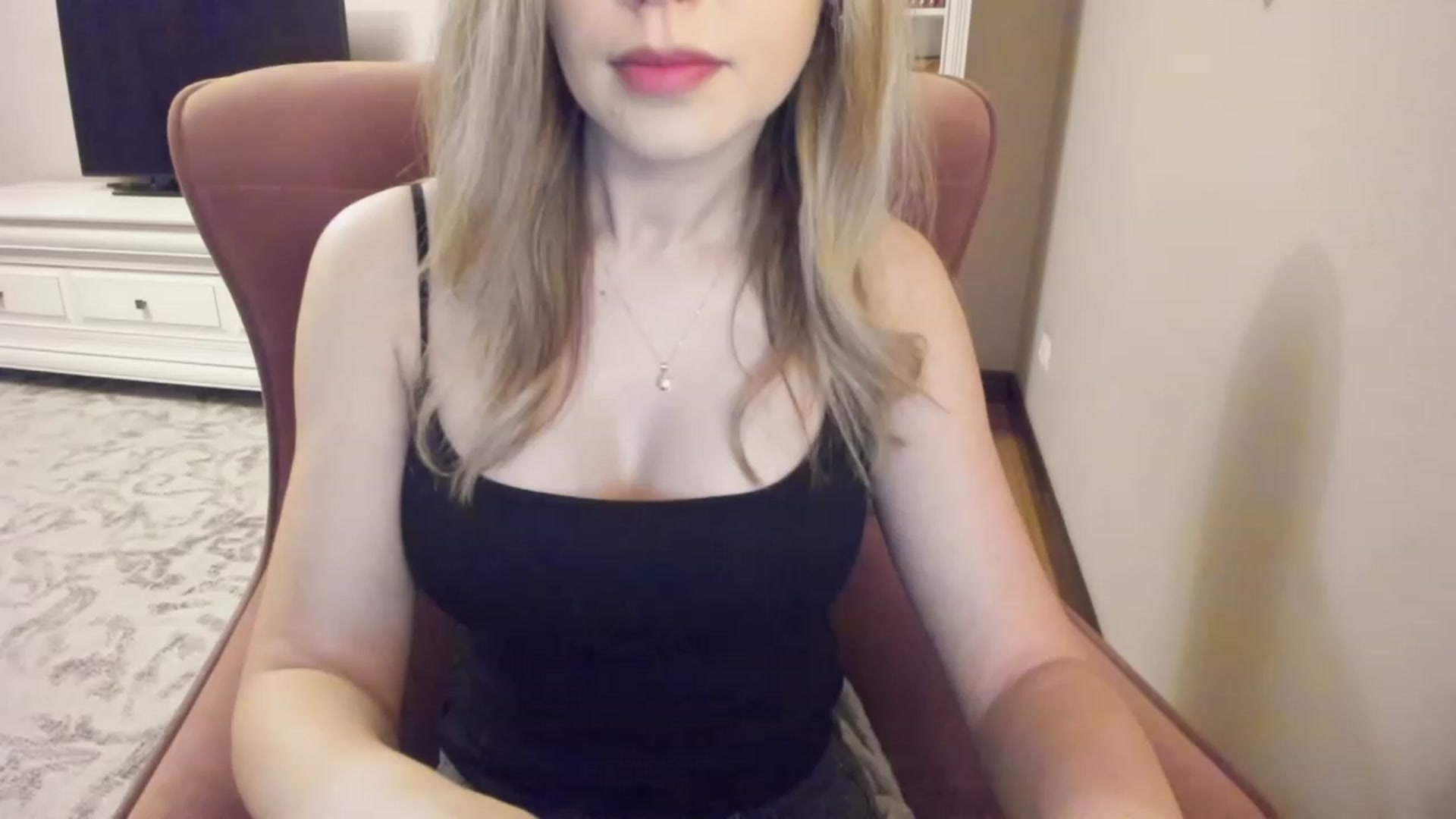 Gallery image thumbnail from Lu126's myfreecams stream on, 03/07/2024, 04:04 image 14 of 20