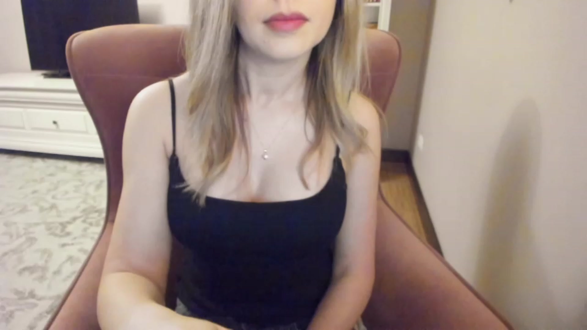Gallery image thumbnail from Lu126's myfreecams stream on, 03/07/2024, 04:04 image 18 of 20