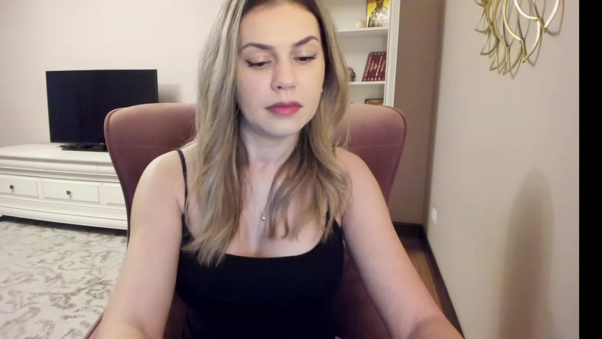 Gallery image thumbnail from Lu126's myfreecams stream on, 03/07/2024, 04:52 image 11 of 20